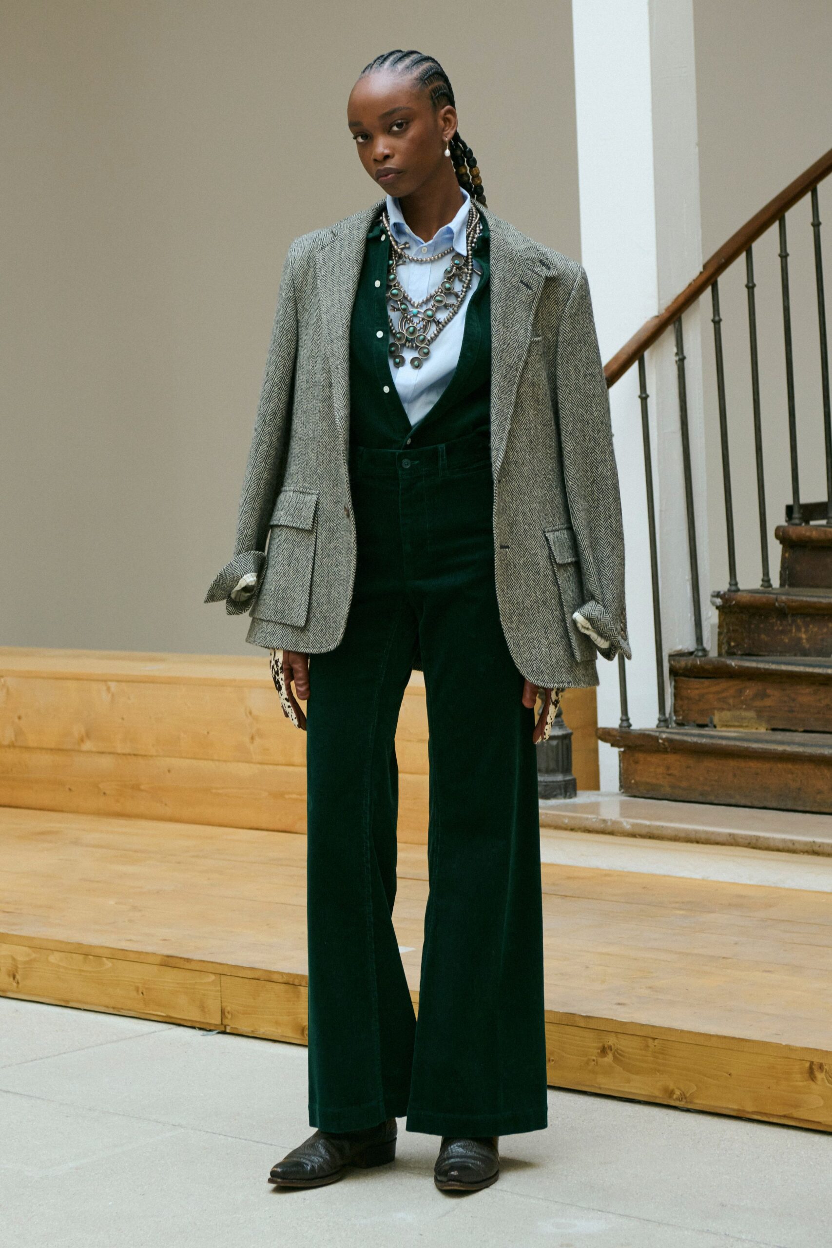 gray wool long-sleeve collared structured buttoned blazer