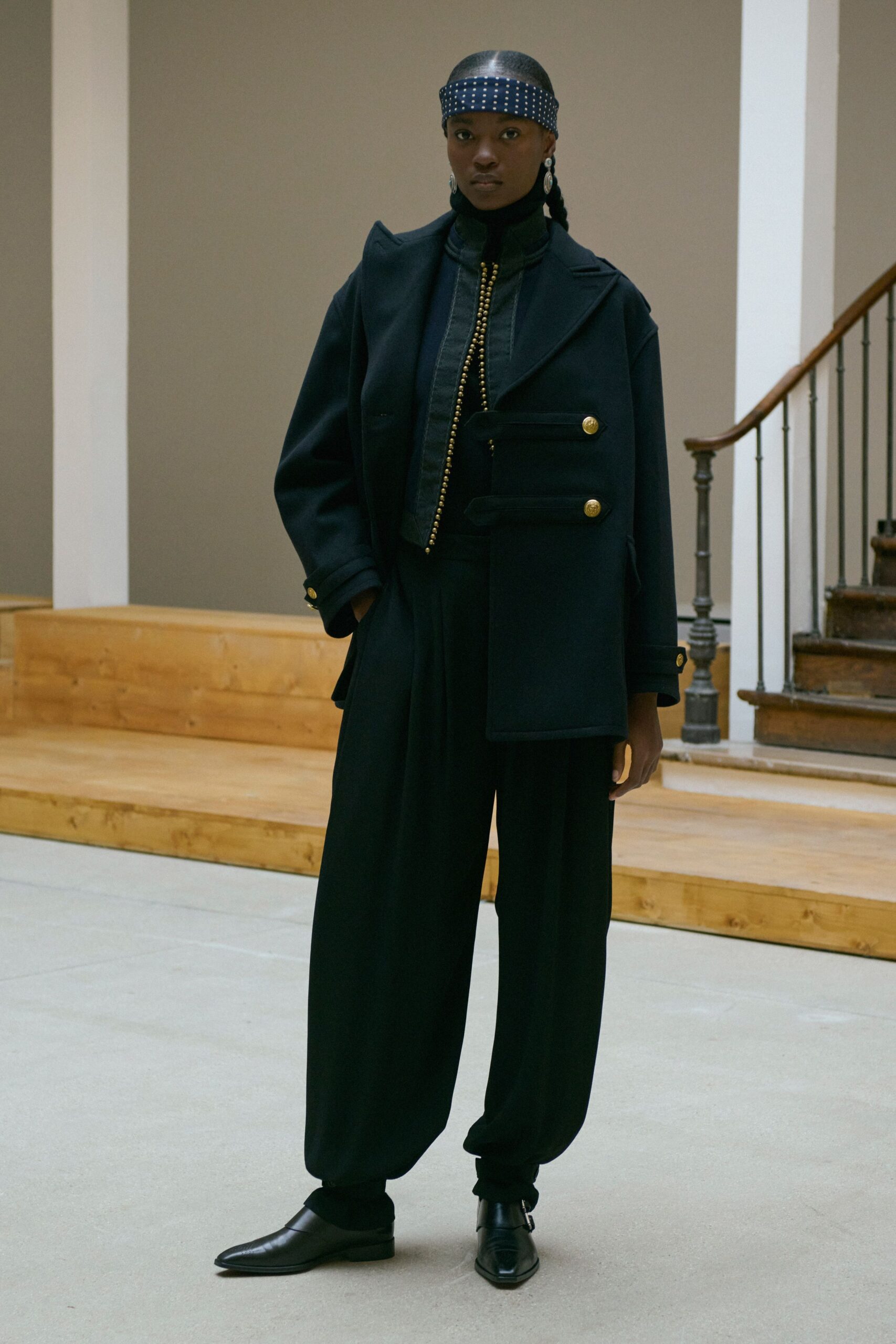 black wool long-sleeve collared relaxed buttoned jacket