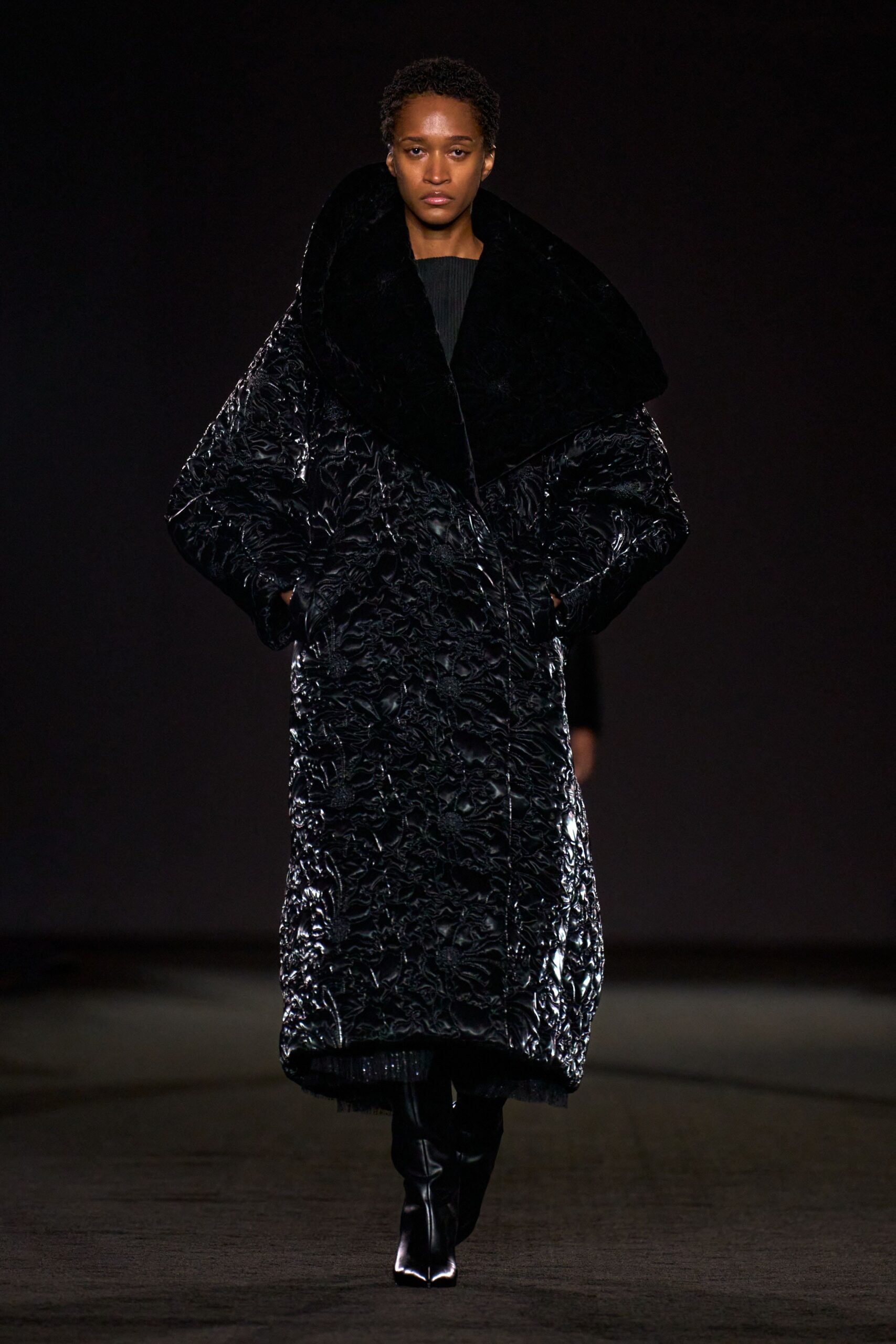 black faux-fur long-sleeve collared oversized textured coat