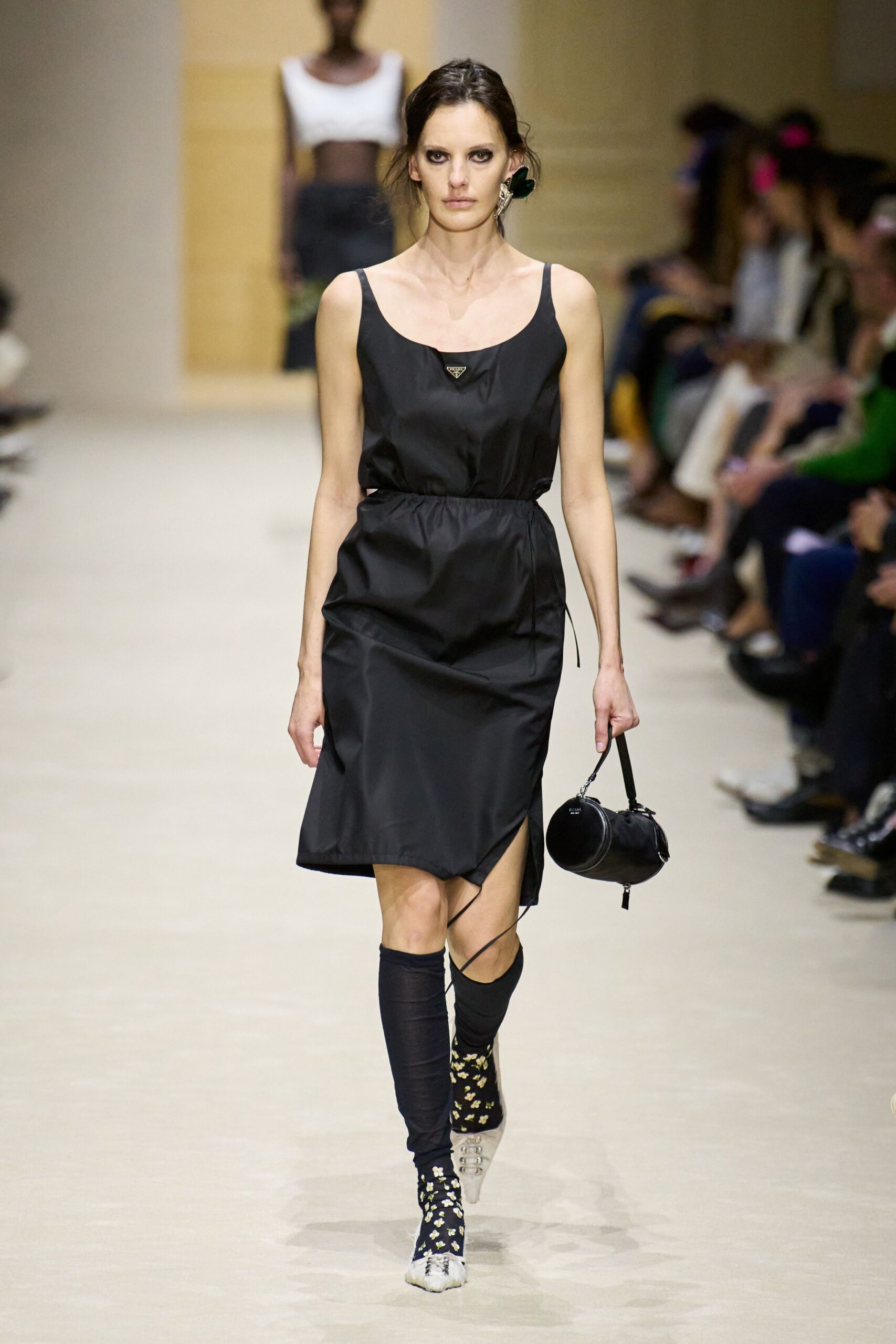 black fitted sleeveless dress