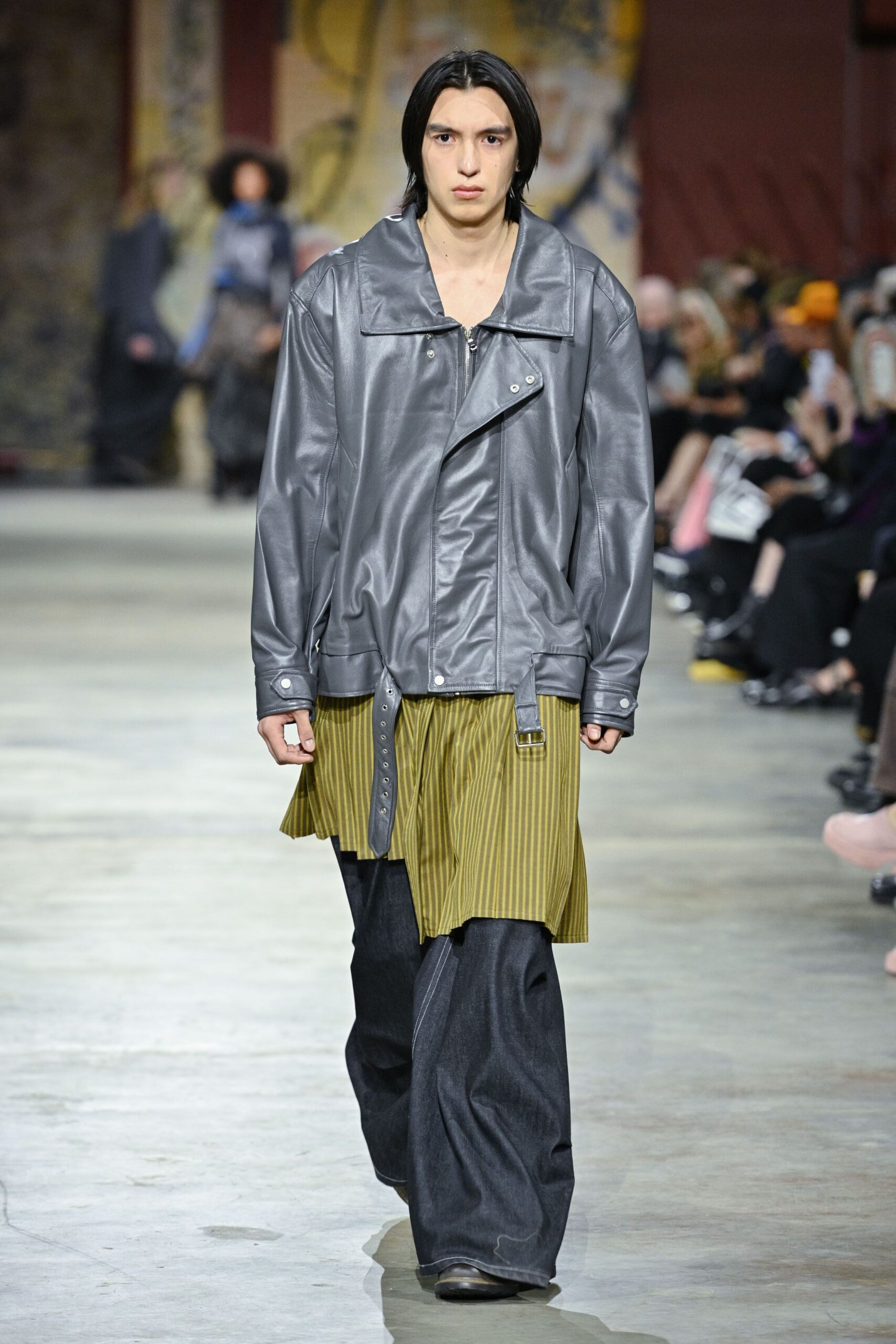 gray leather long-sleeve collared relaxed zippered jacket