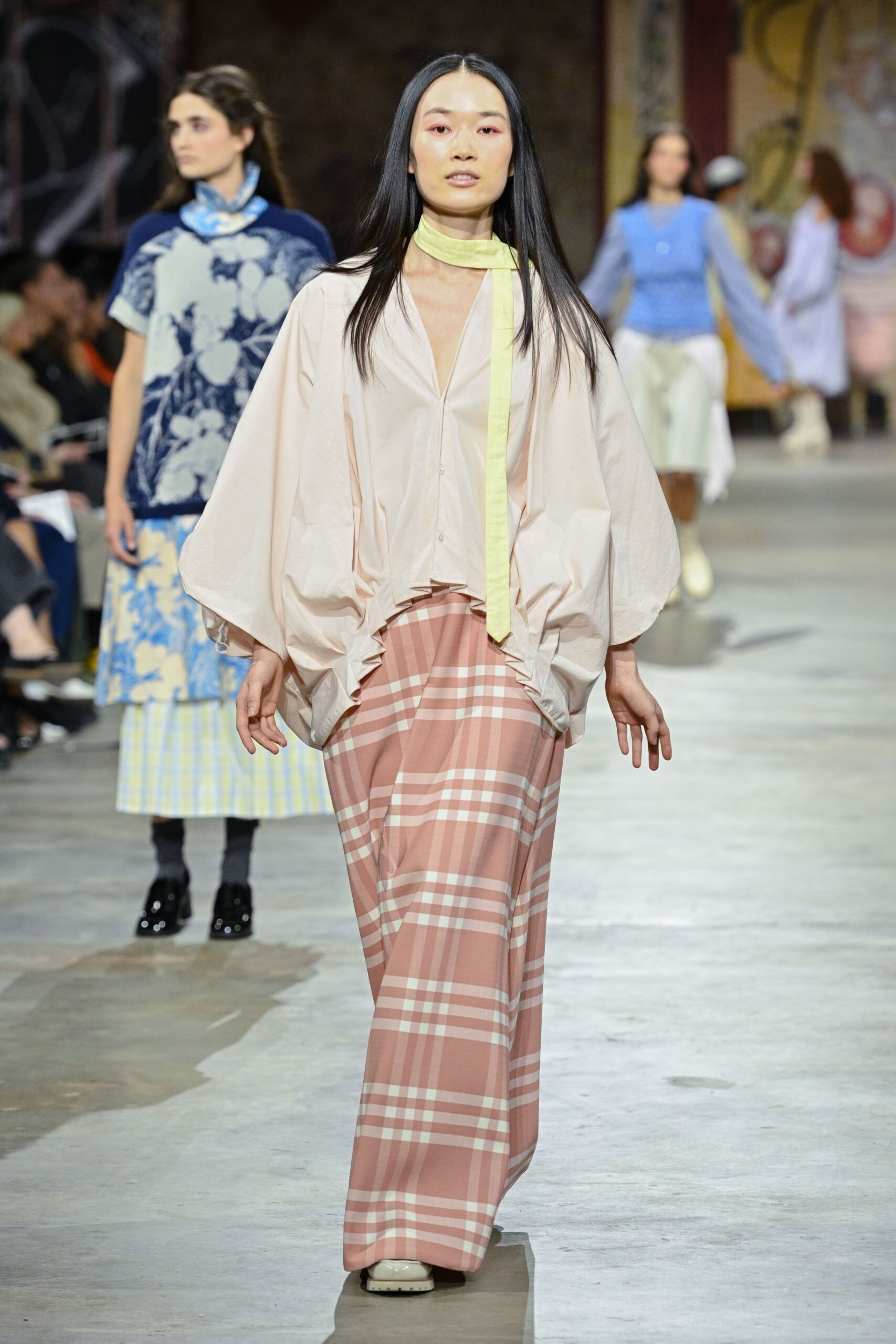 pink cotton long-sleeve collared relaxed pleated shirt