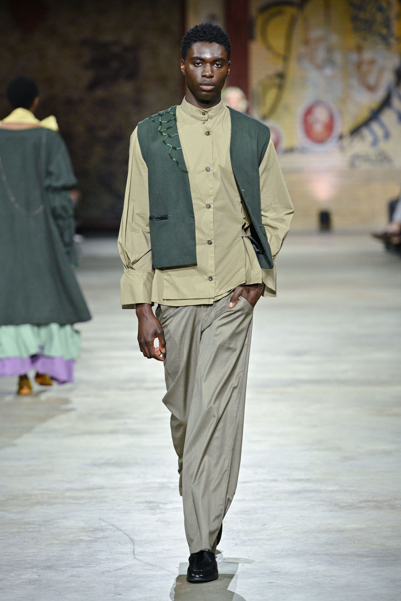 green cotton long-sleeve collared relaxed buttoned vest