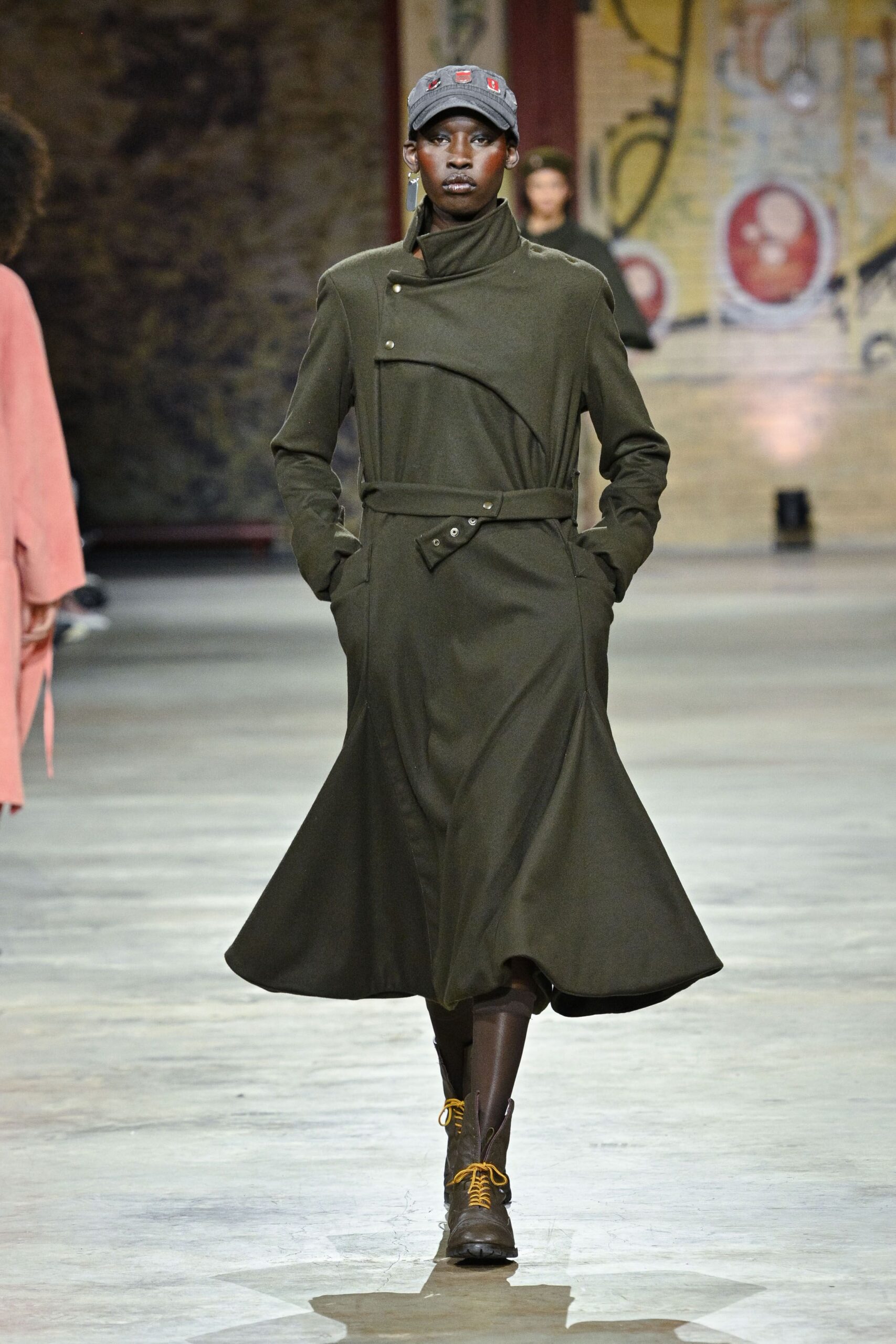 green wool long-sleeve collared fitted zippered midi coat