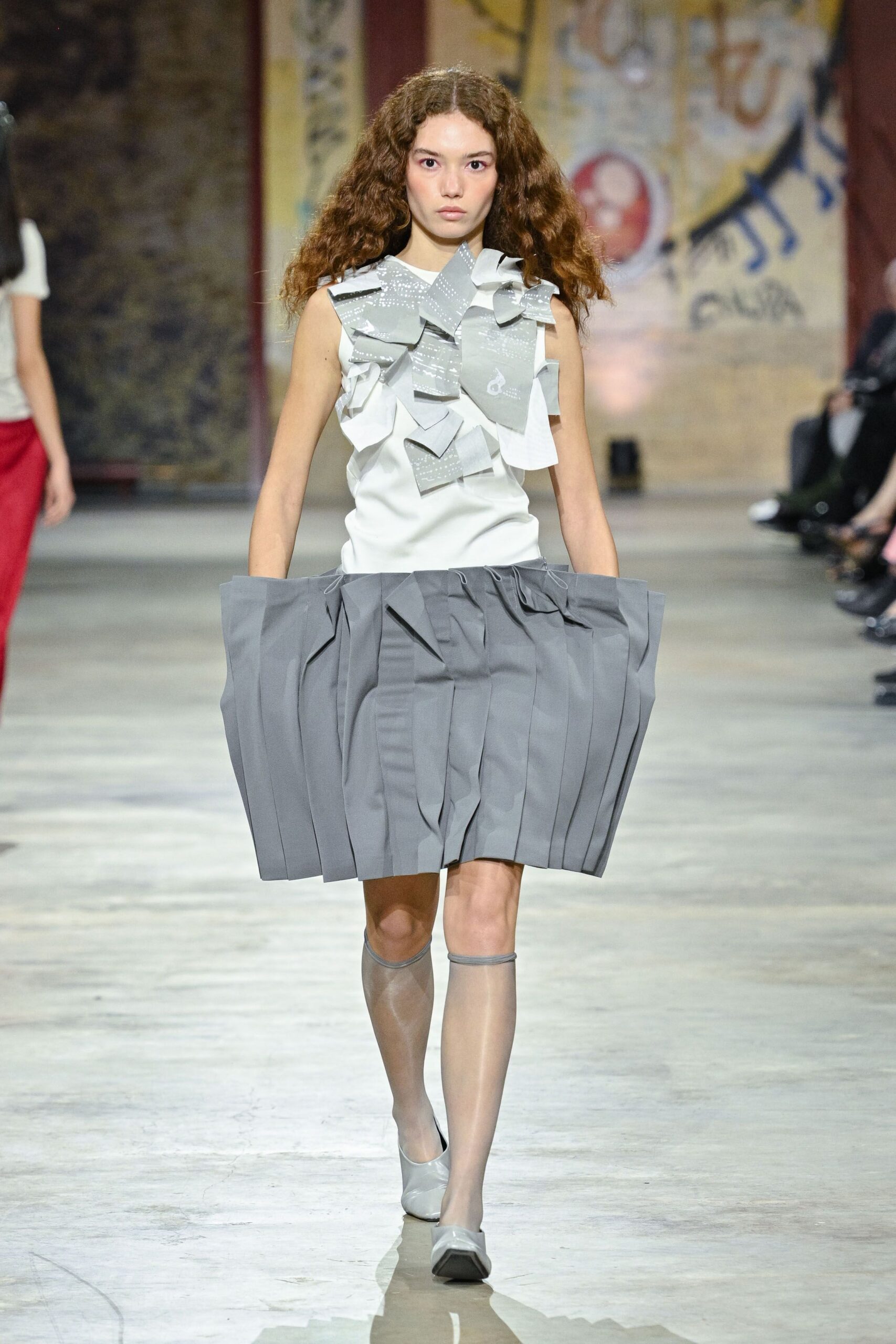 gray cotton structured pleated skirt