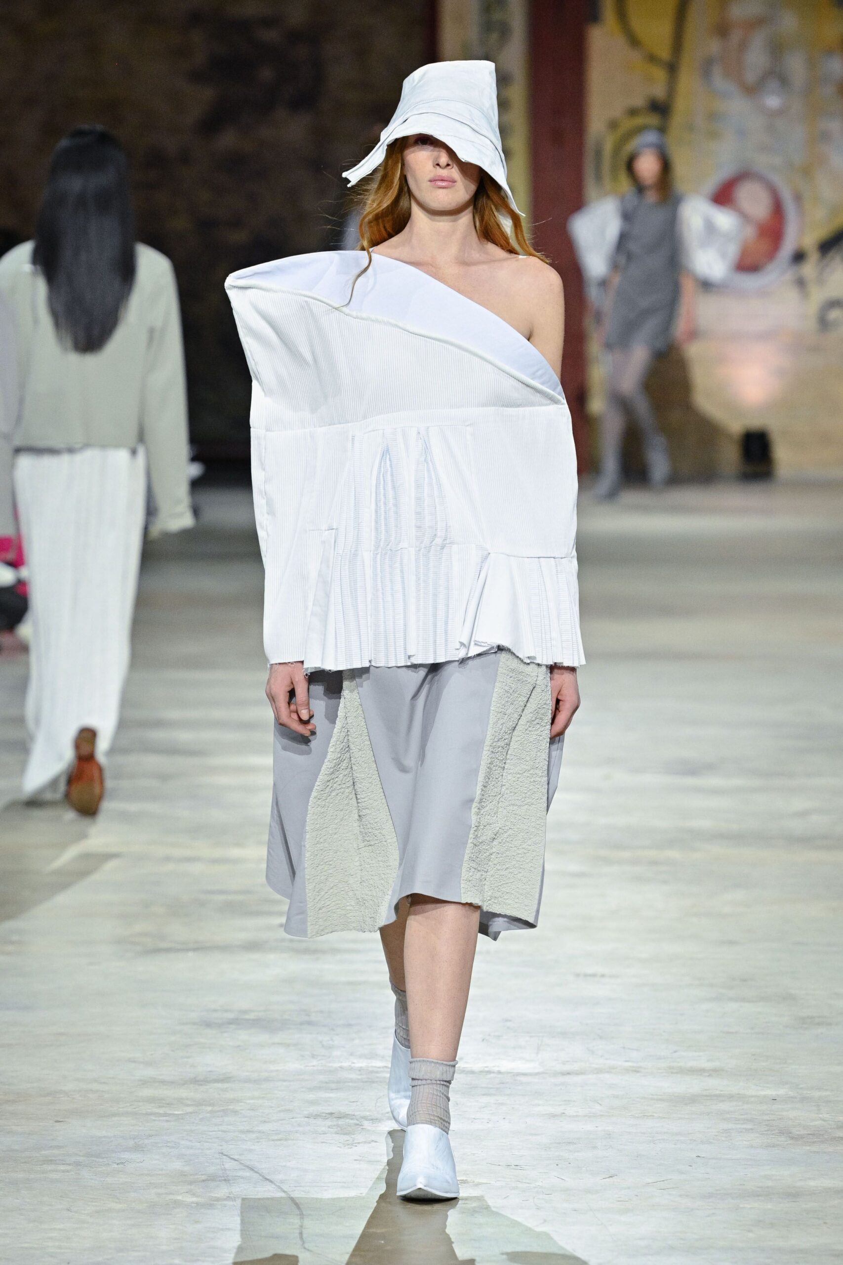 gray cotton fitted straight-leg skirt