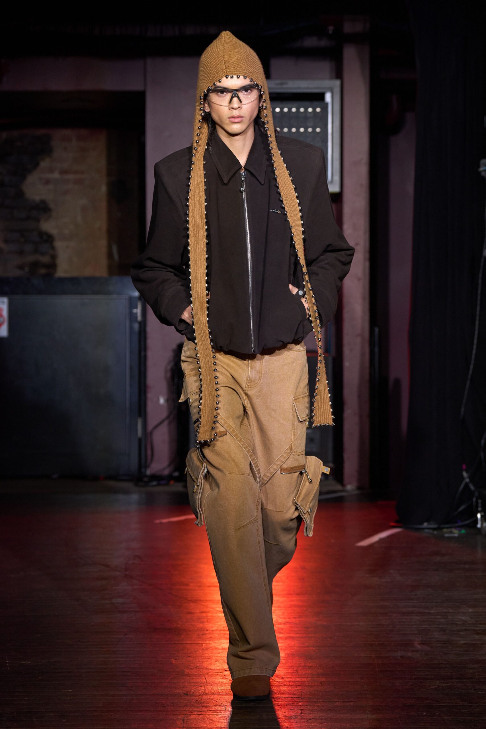 brown cotton relaxed cargo pants