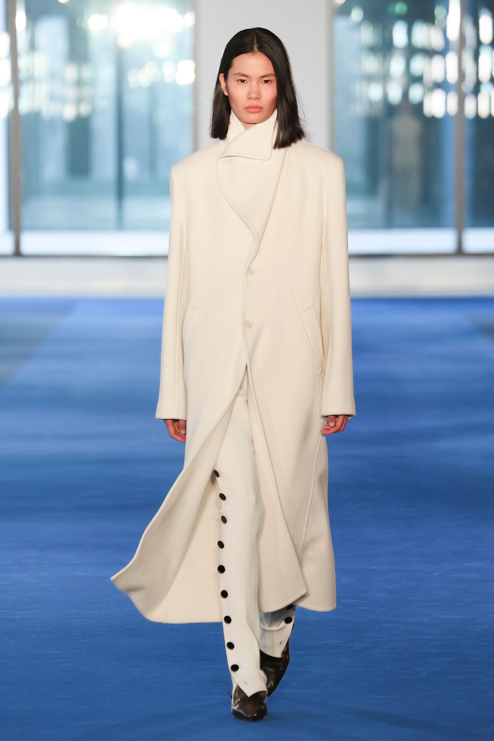 white wool long-sleeve collared fitted buttoned maxi coat