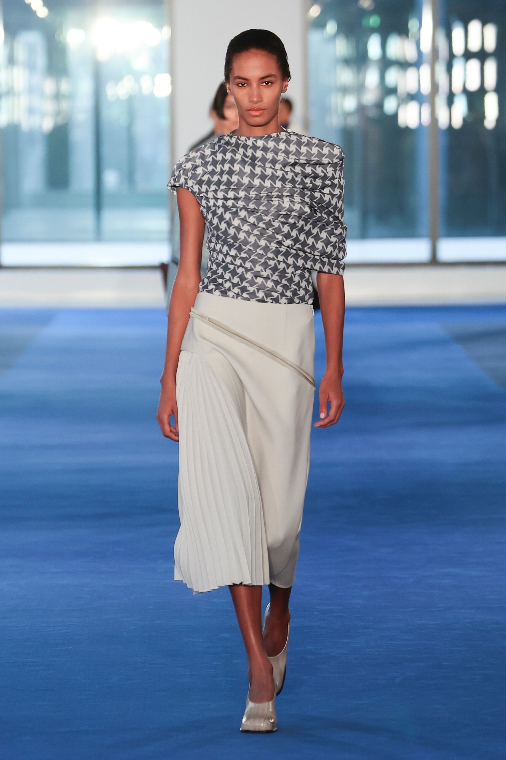 white cotton asymmetric relaxed pleated midi skirt