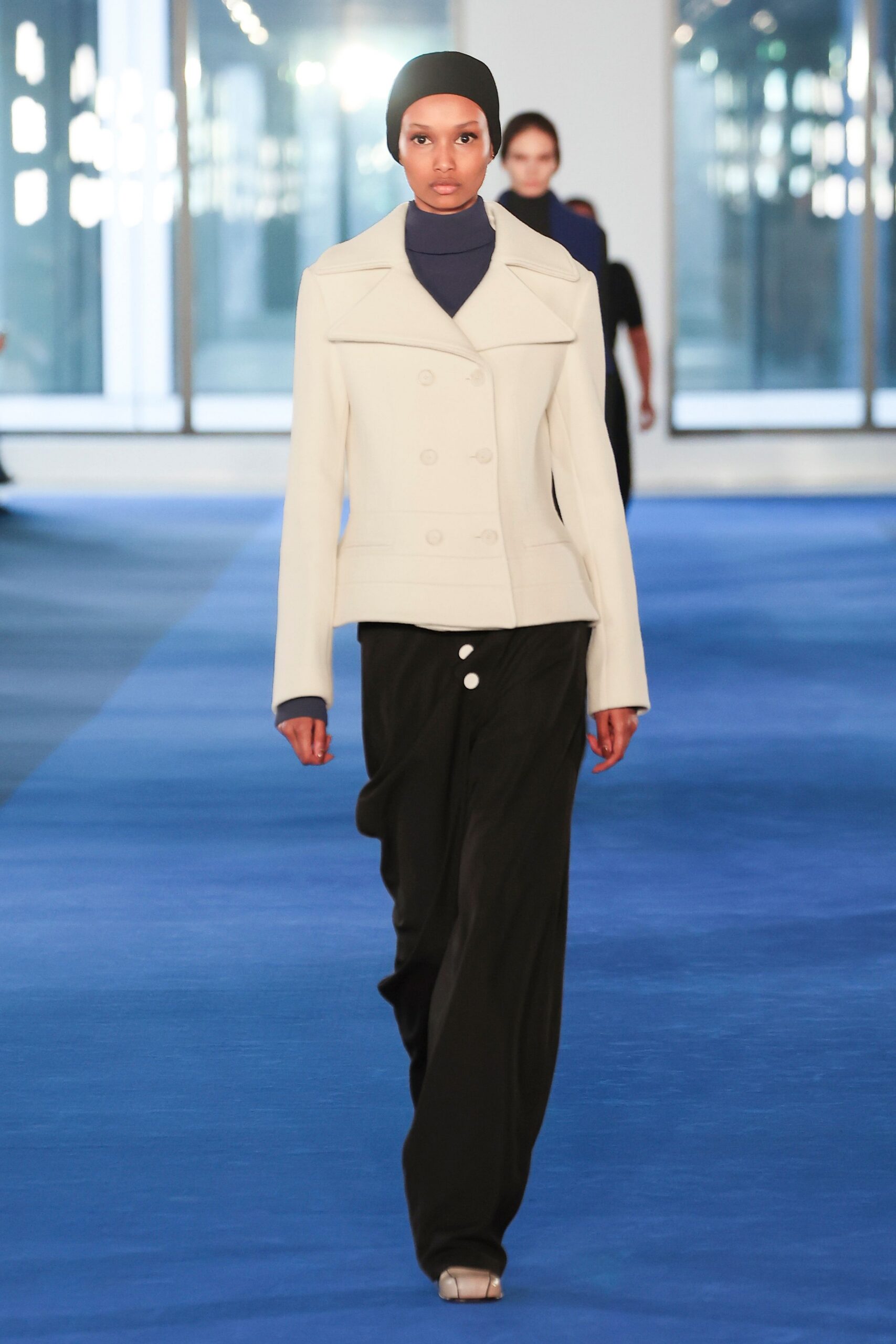 white cotton long-sleeve collared structured jacket