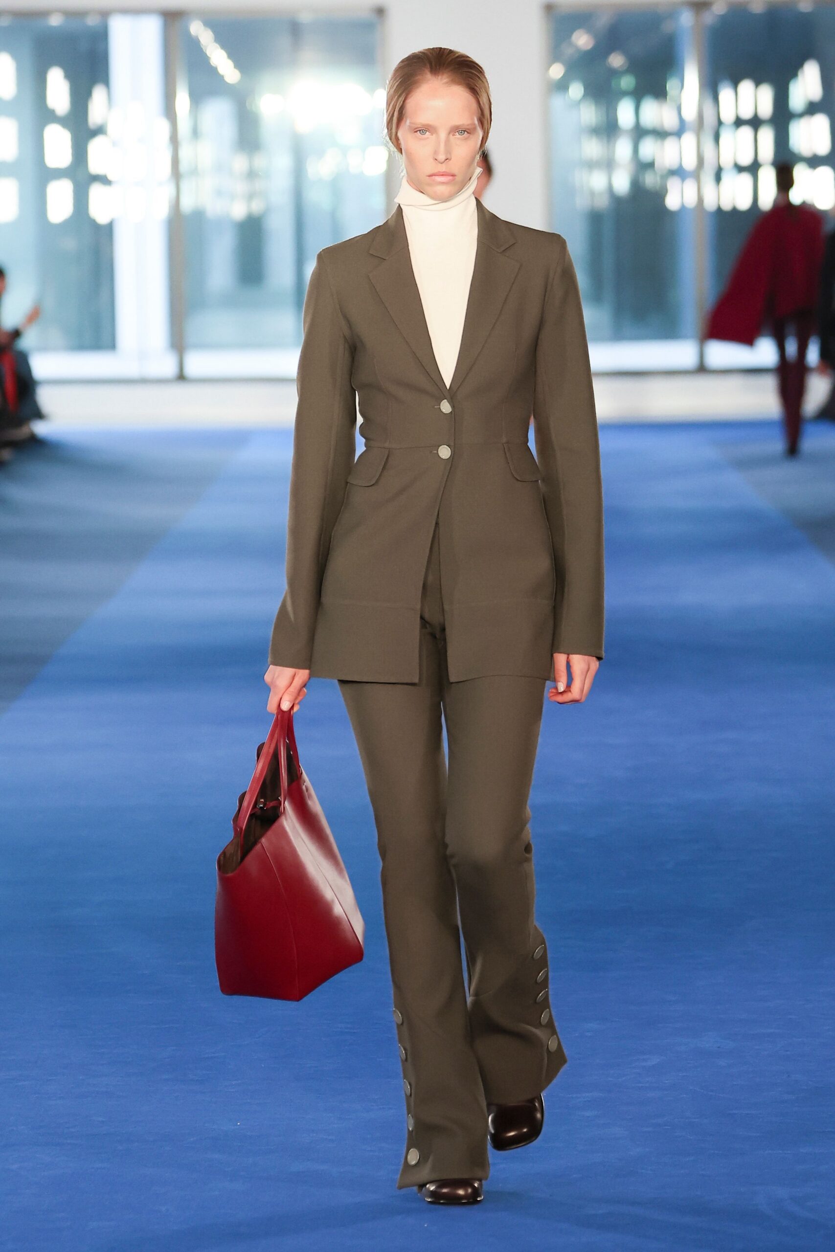 green cotton long-sleeve collared tailored buttoned suit