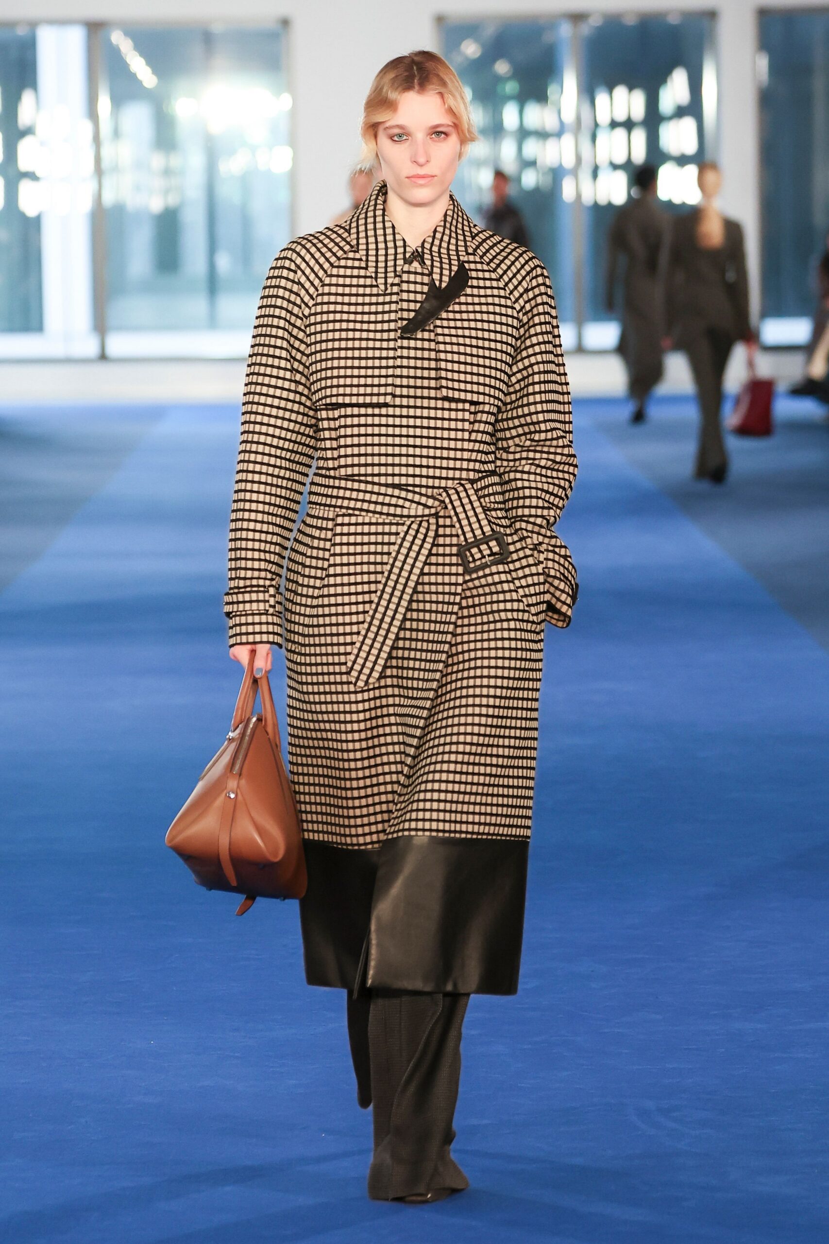 black cotton long-sleeve collared fitted belted checked coat