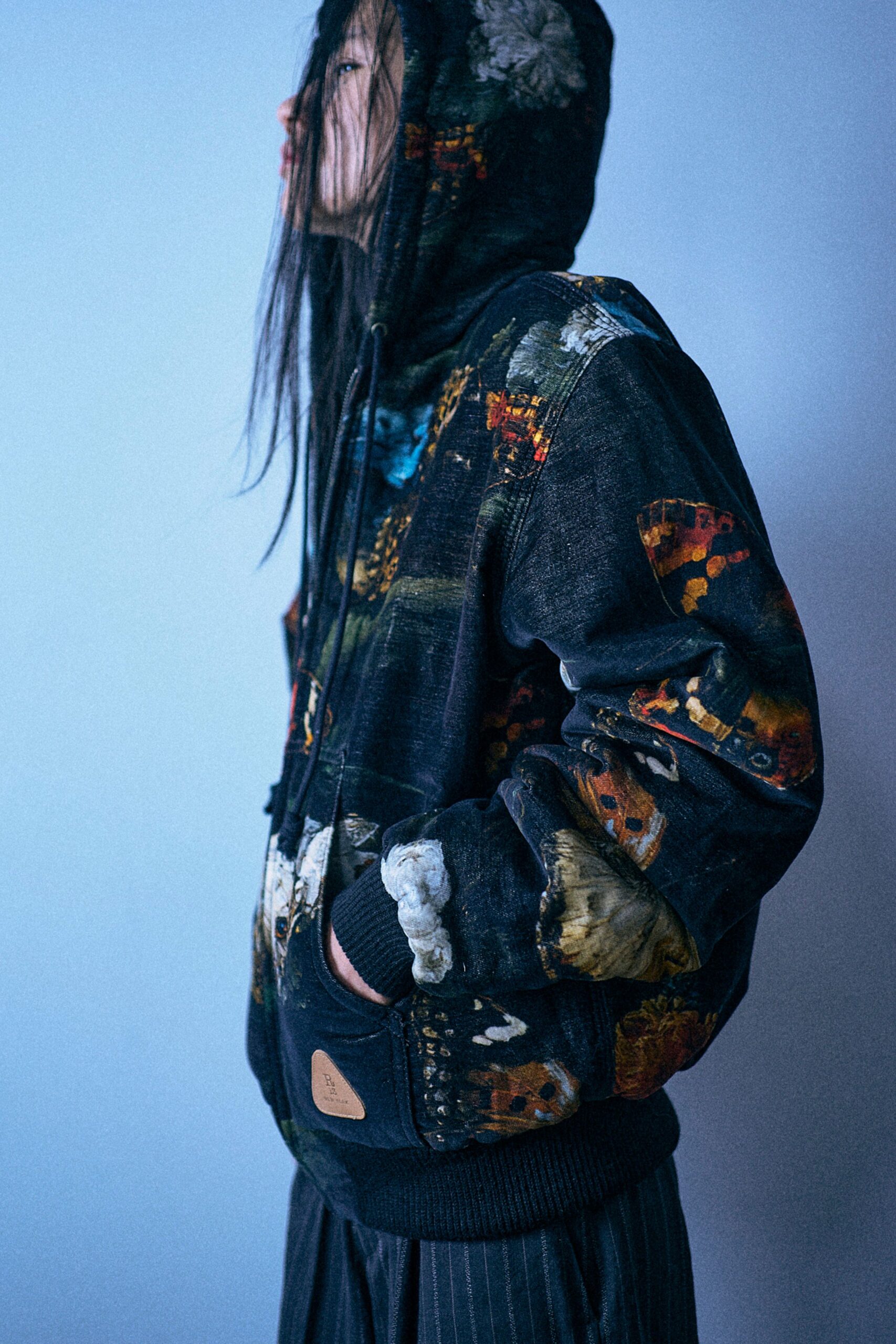 black cotton long-sleeve hooded relaxed printed hoodie