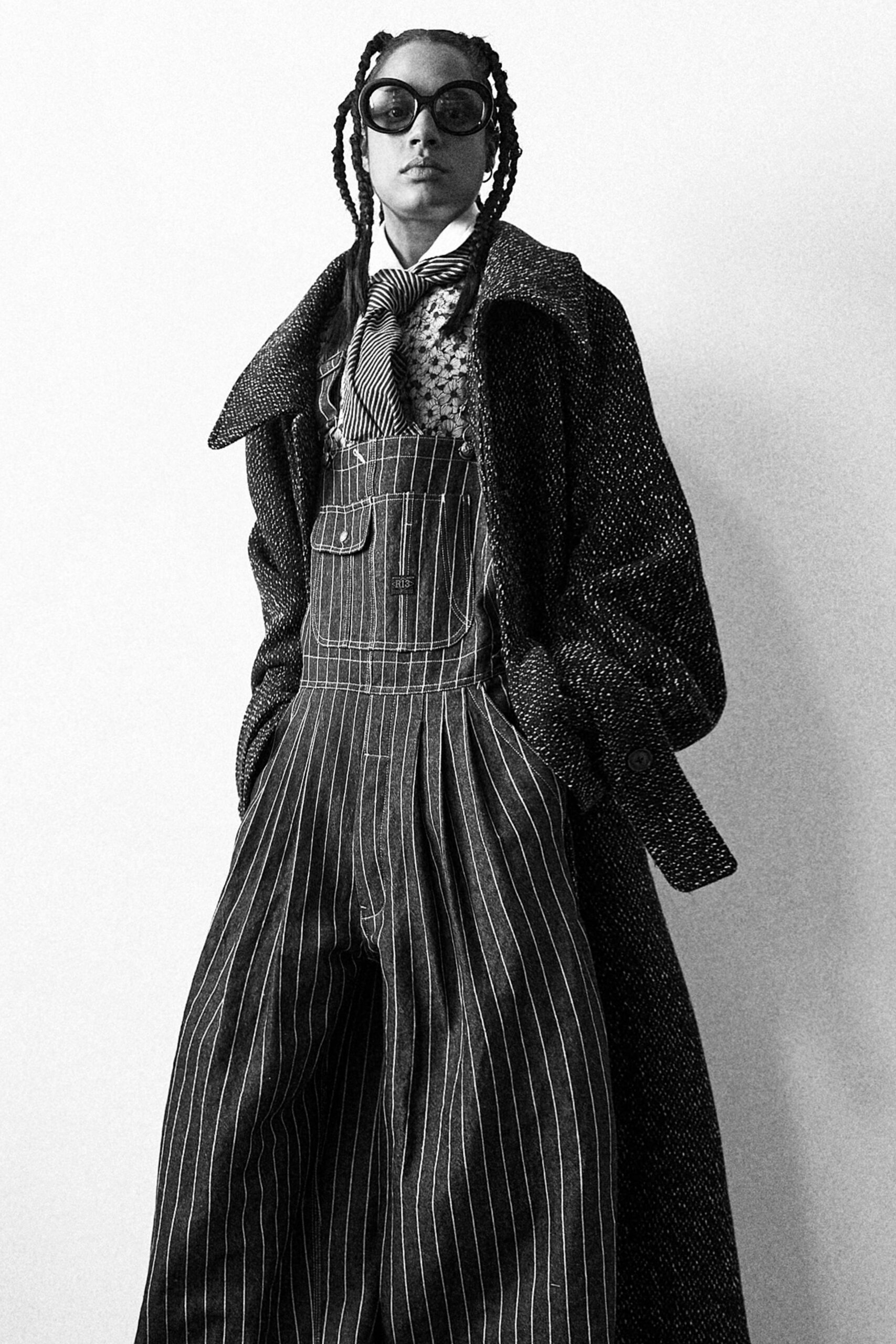 black wool long-sleeve collared relaxed layered coat