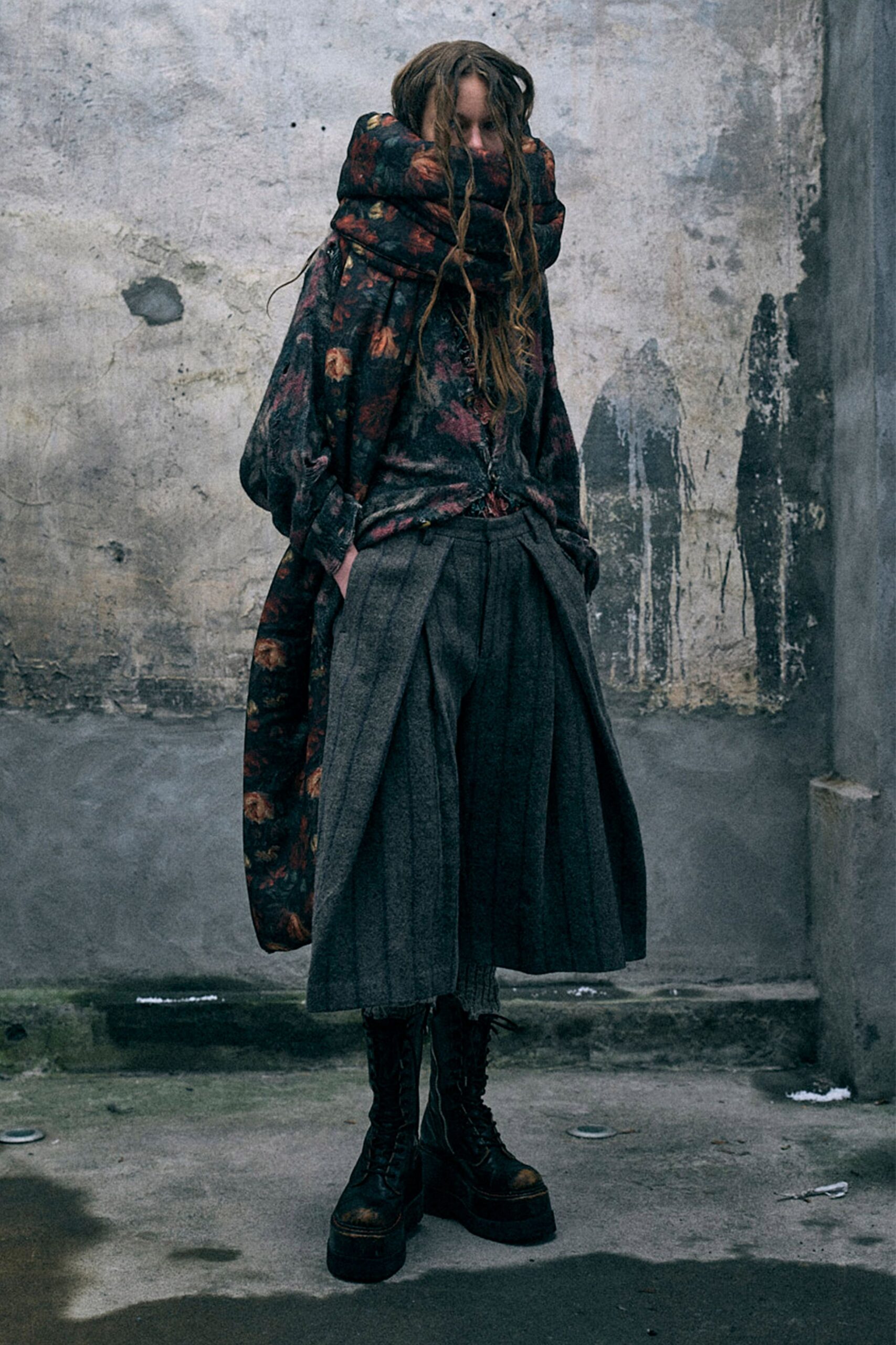 black cotton long-sleeve collared relaxed floral layered top