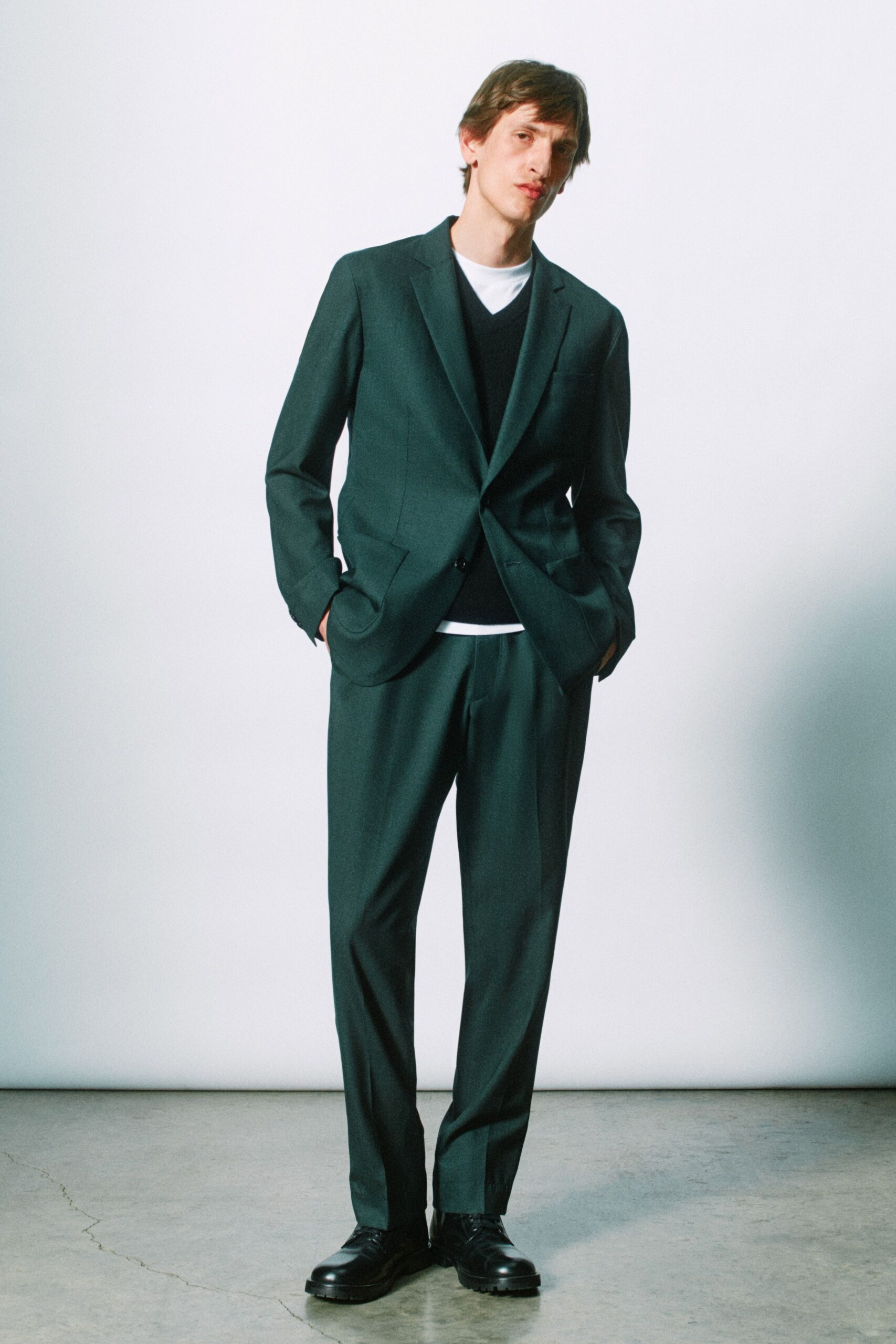 gray wool long-sleeve collared tailored buttoned suit