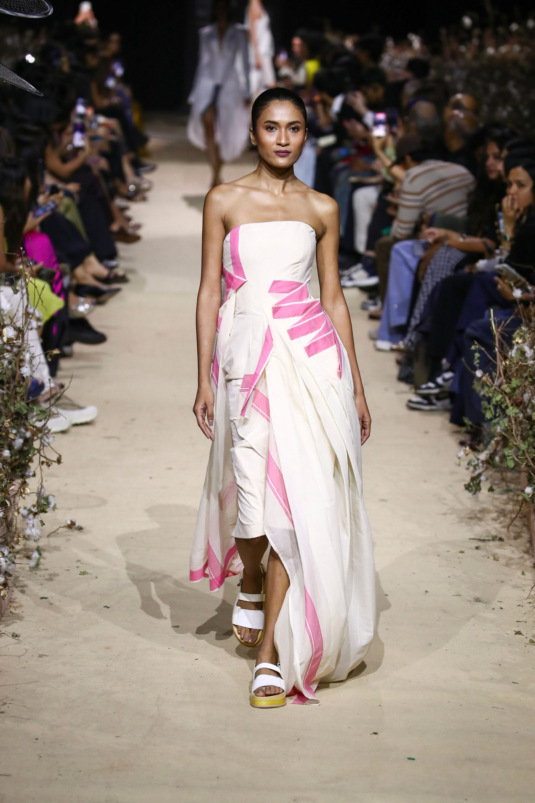 Rahul Mishra AFEW Fall 2026 Ready-to-Wear Look 7