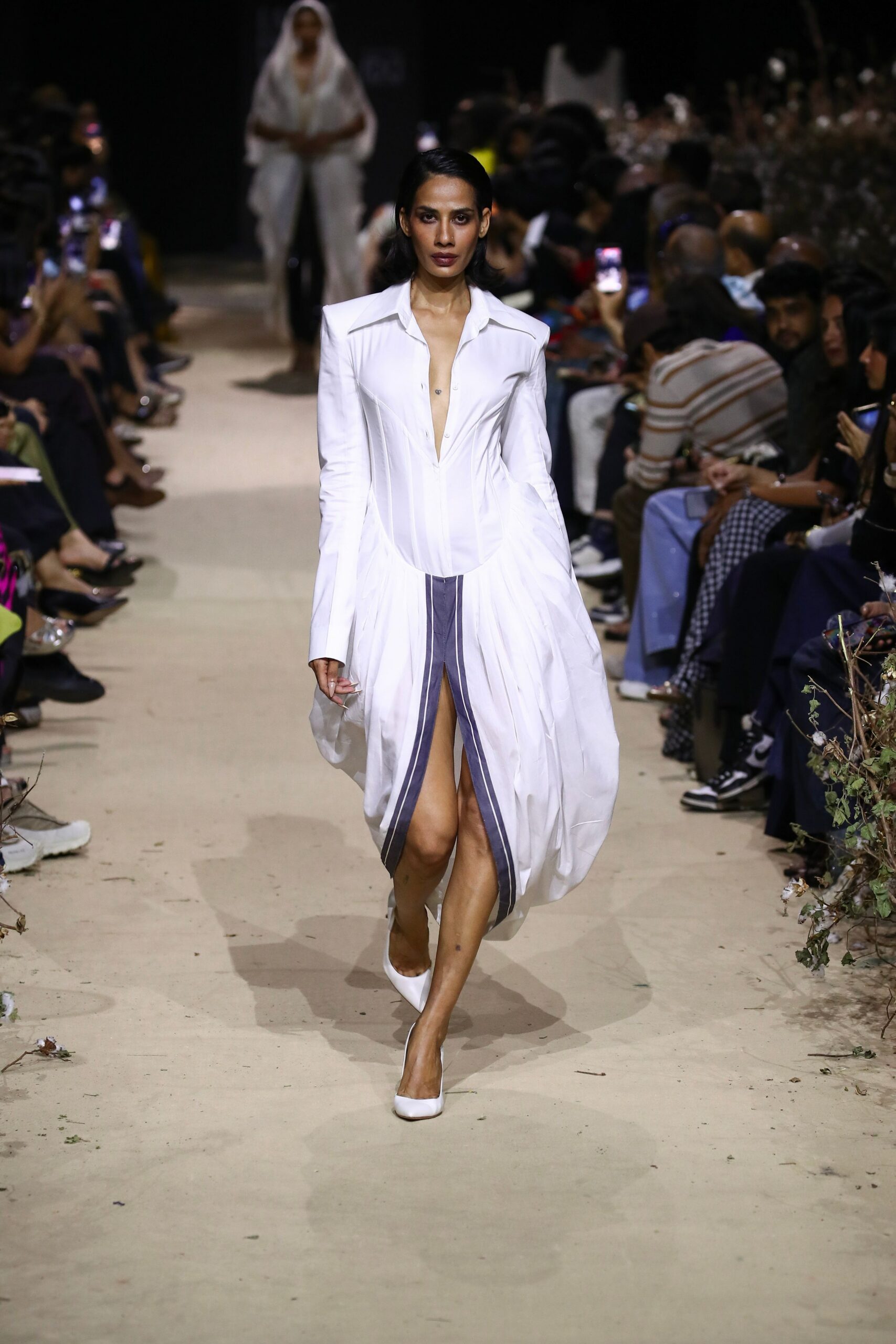Rahul Mishra AFEW Fall 2026 Ready-to-Wear Look 8