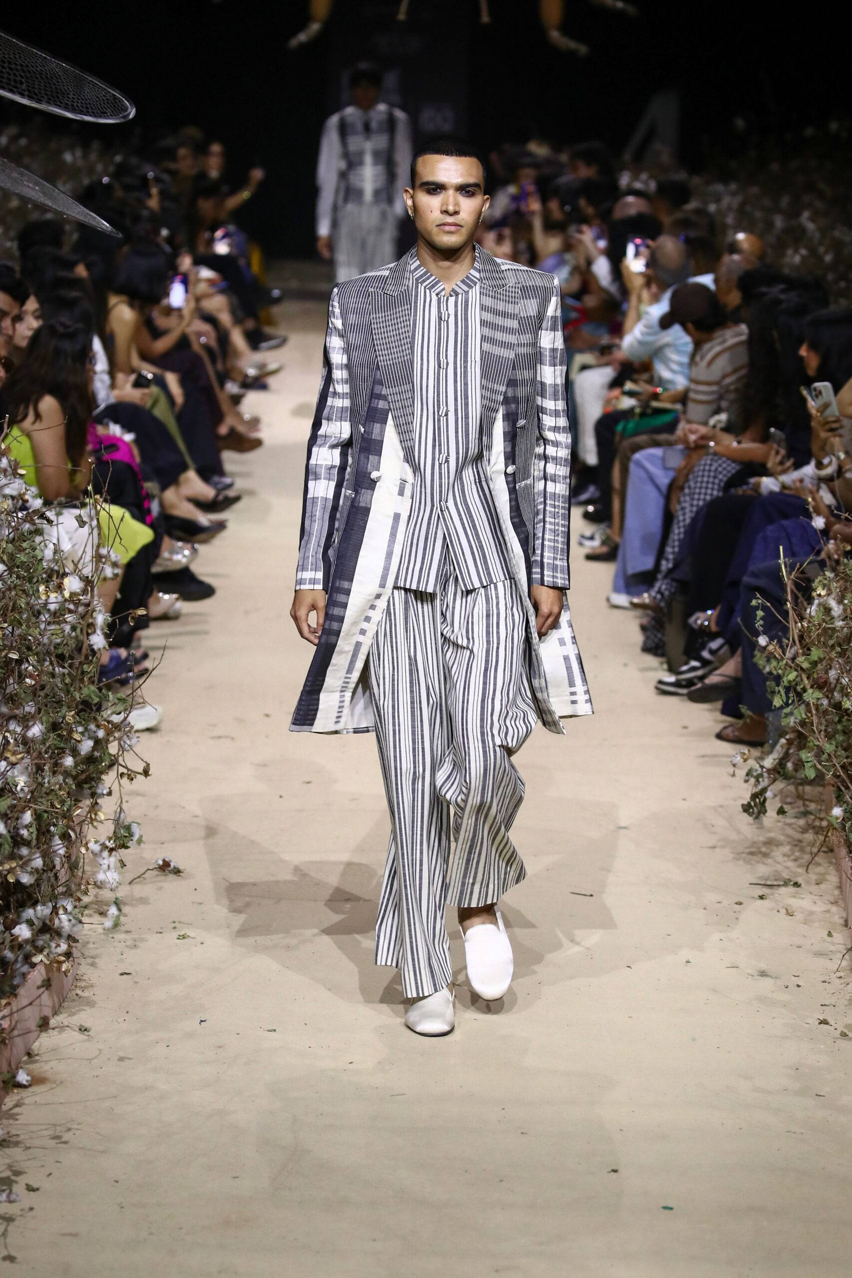 black cotton long-sleeve collared structured striped buttoned coat