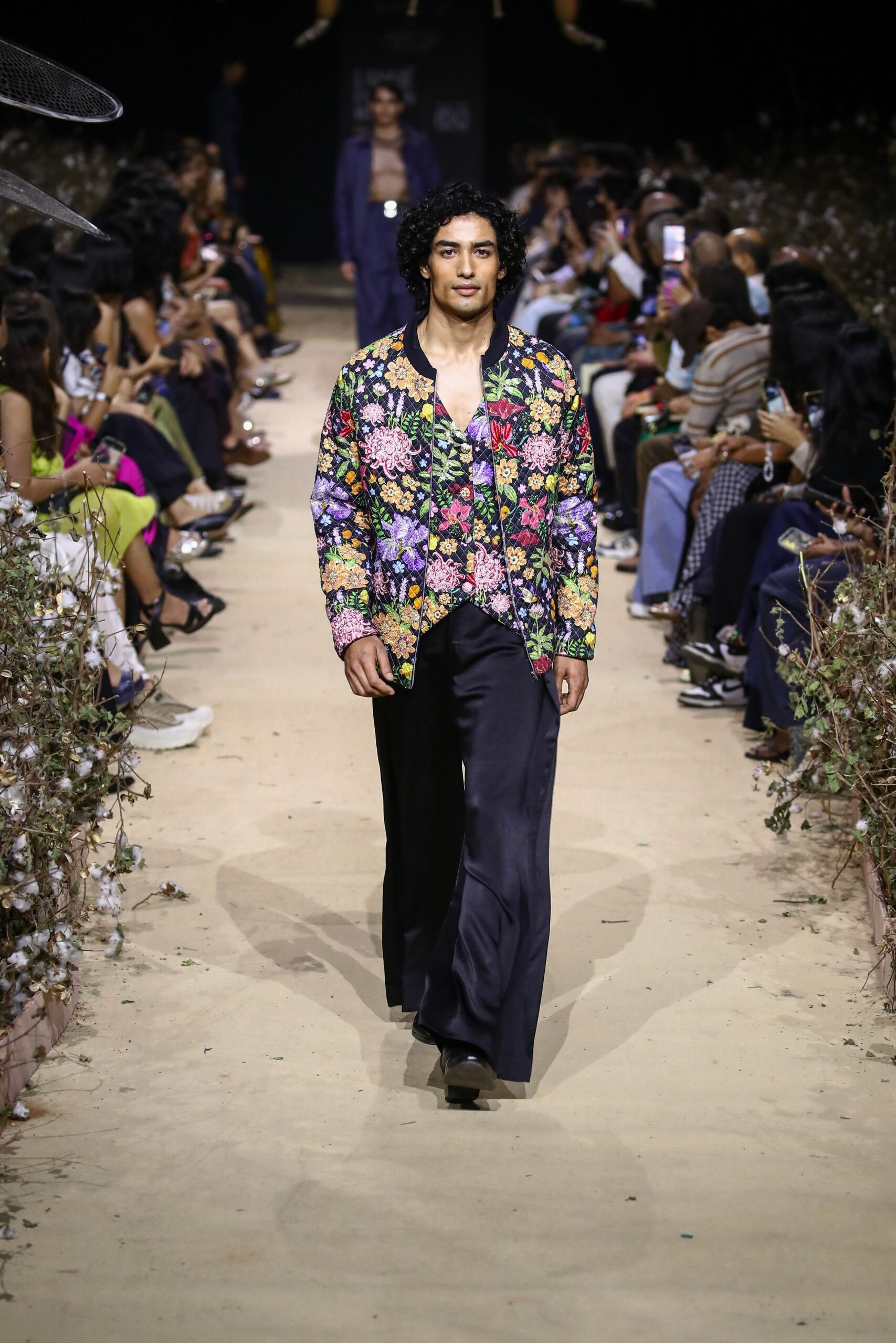 multi long-sleeve collared relaxed floral buttoned jacket