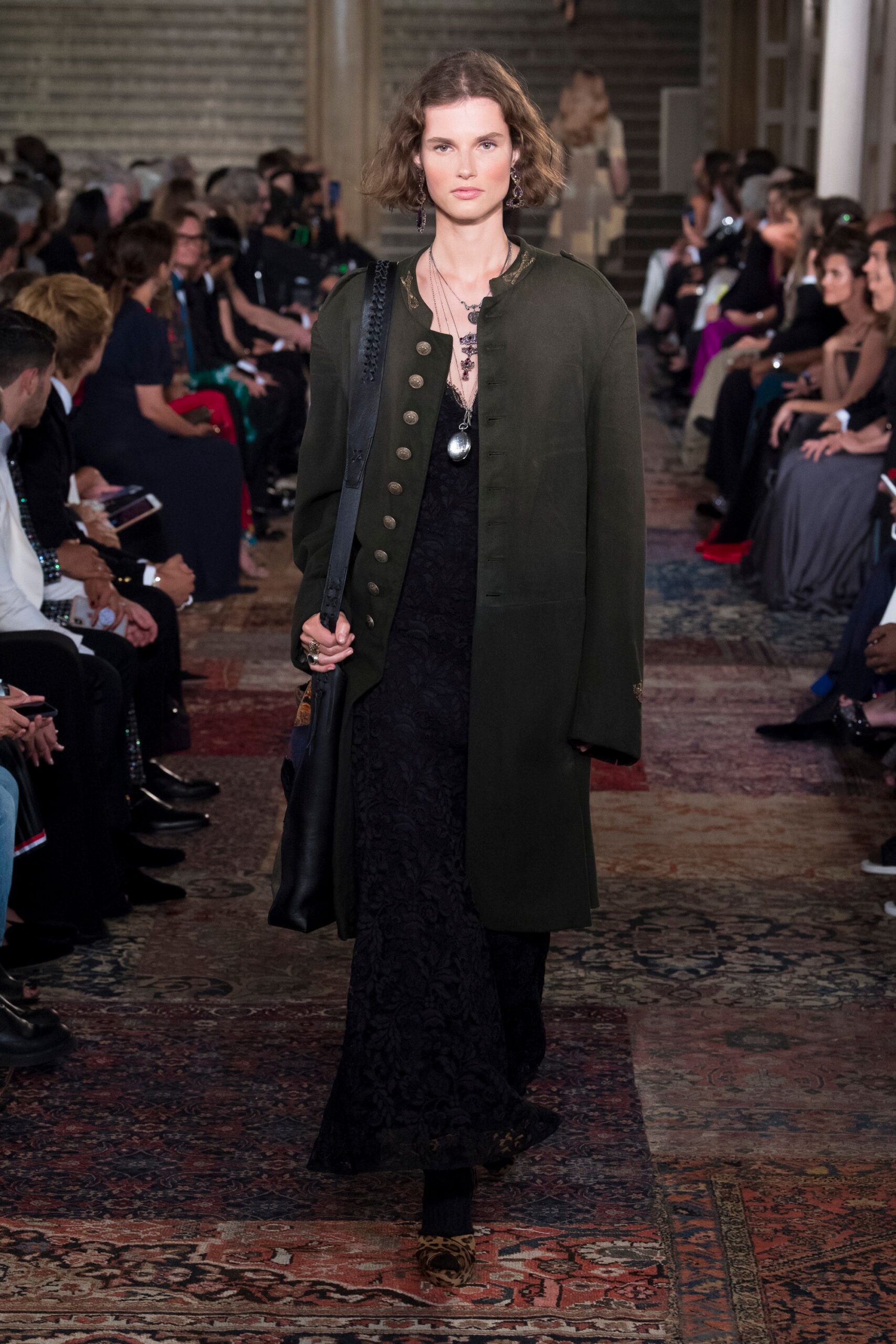 green wool long-sleeve collared relaxed buttoned coat
