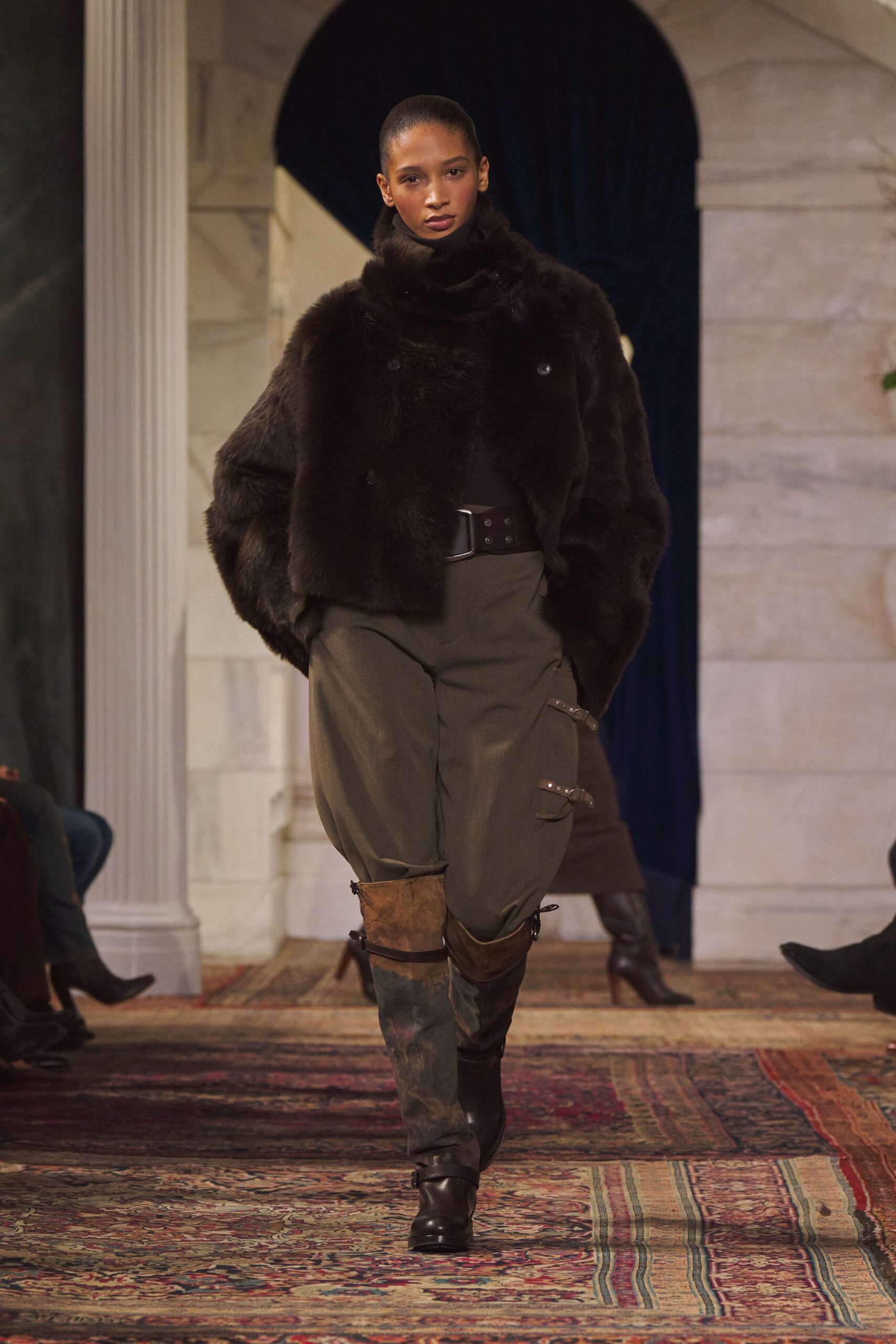 brown fur long-sleeve collared fitted coat