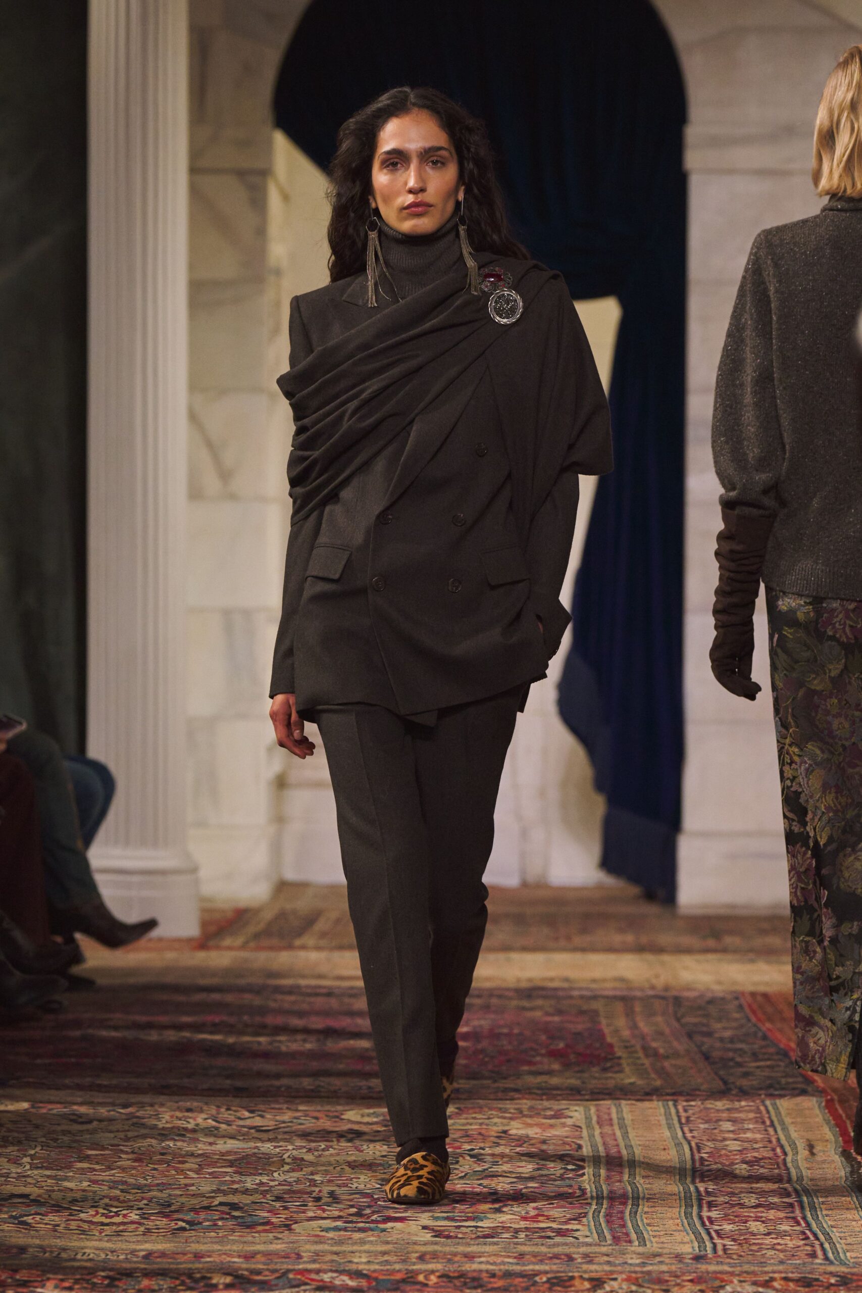 gray wool long-sleeve collared structured draped blazer