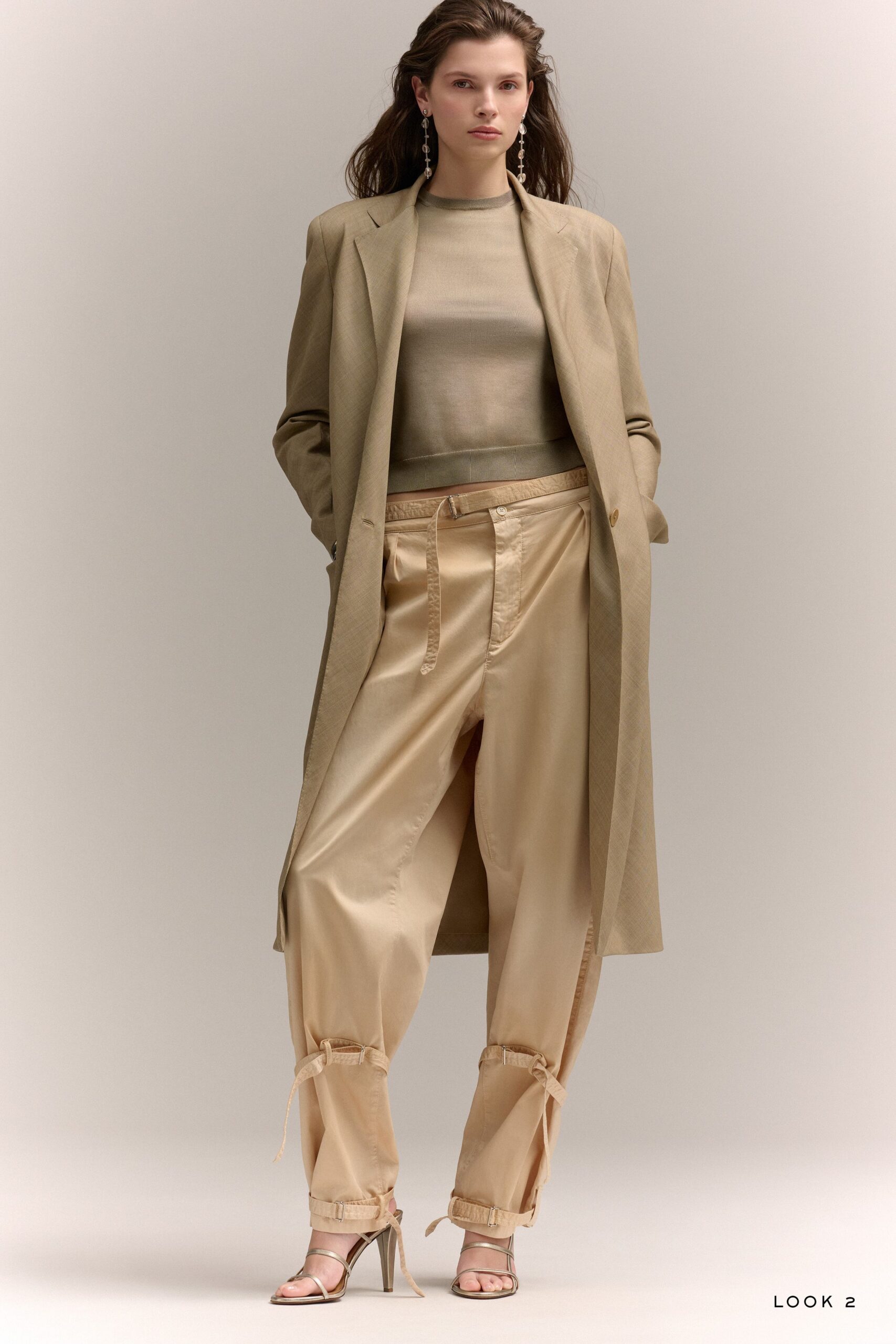 beige cotton long-sleeve collared fitted top