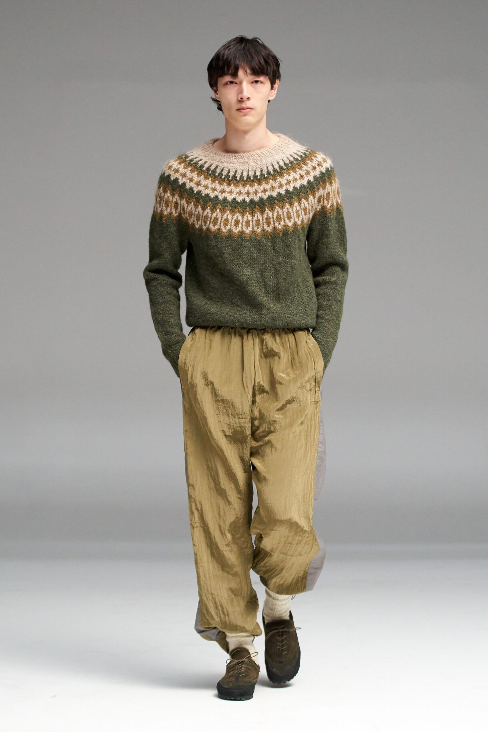tan cotton relaxed pleated pants