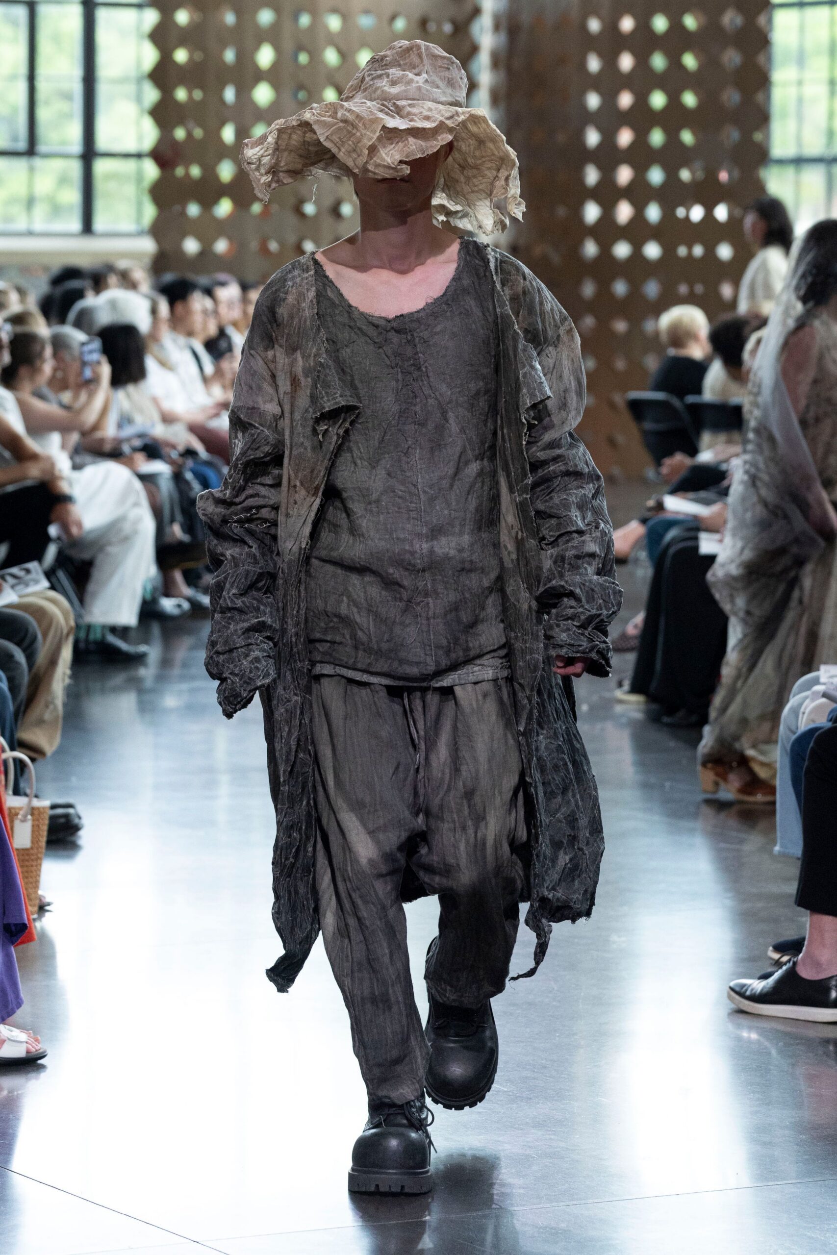 gray cotton long-sleeve relaxed layered coat