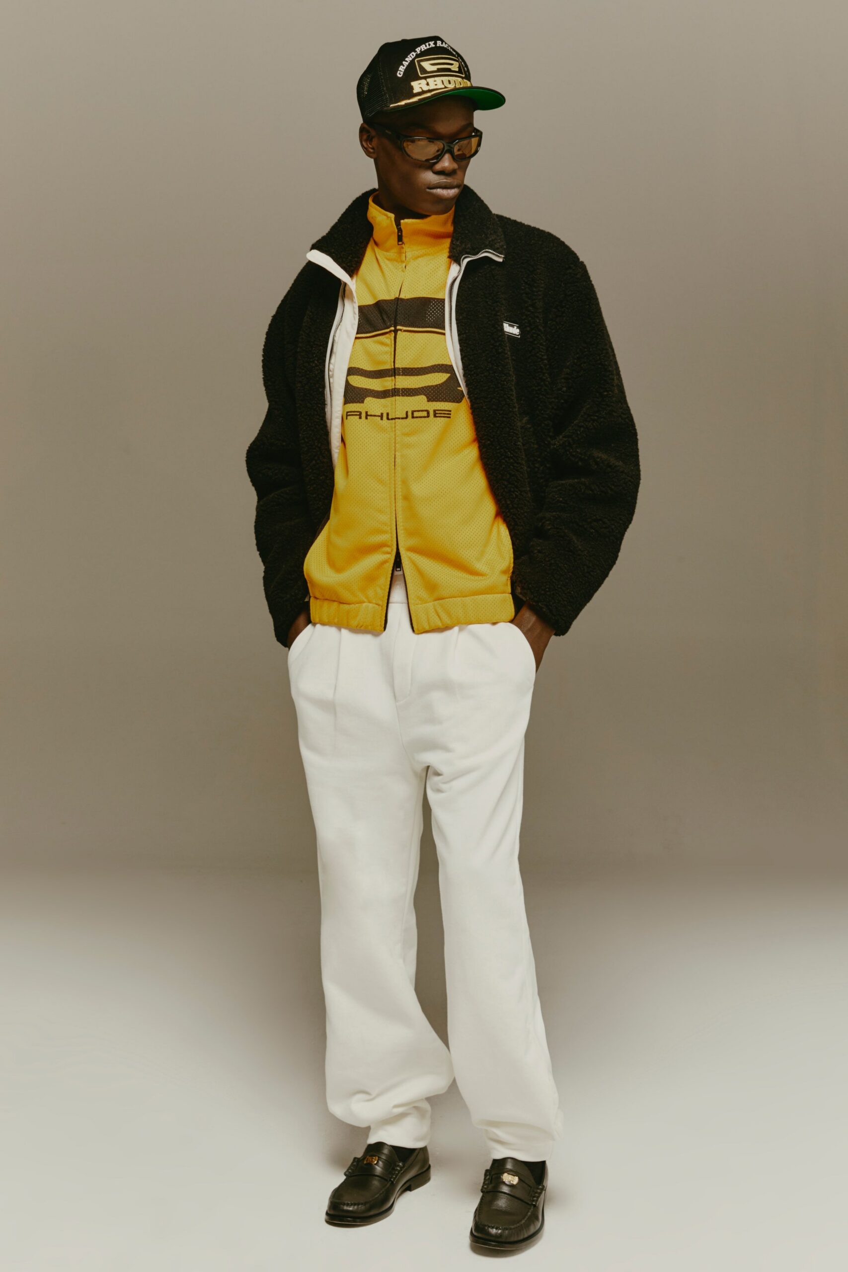 yellow cotton short-sleeve collared fitted top