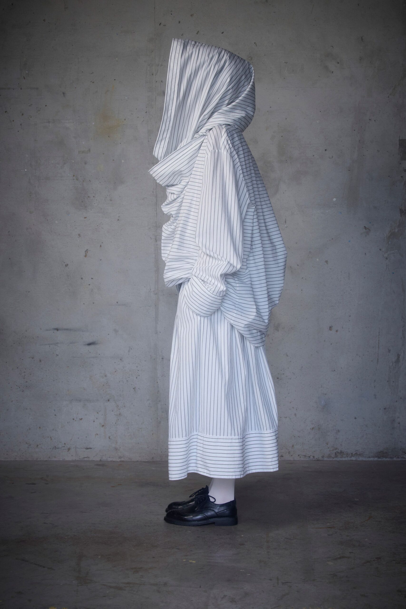 striped hooded midi dress with shoes