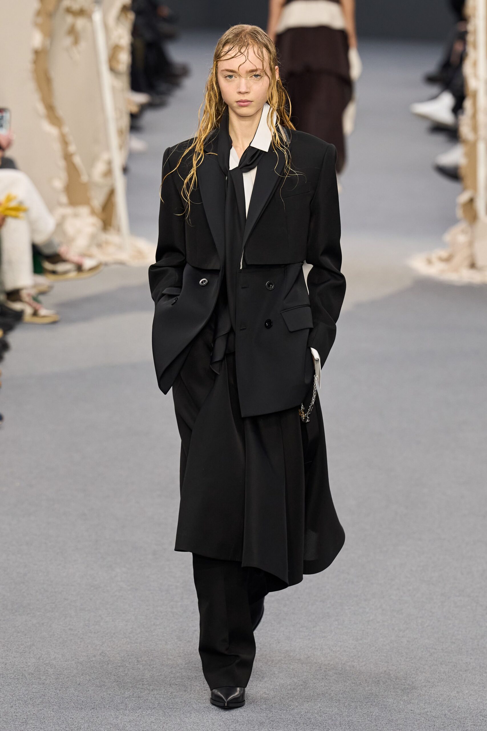 black wool long-sleeve collared structured blazer