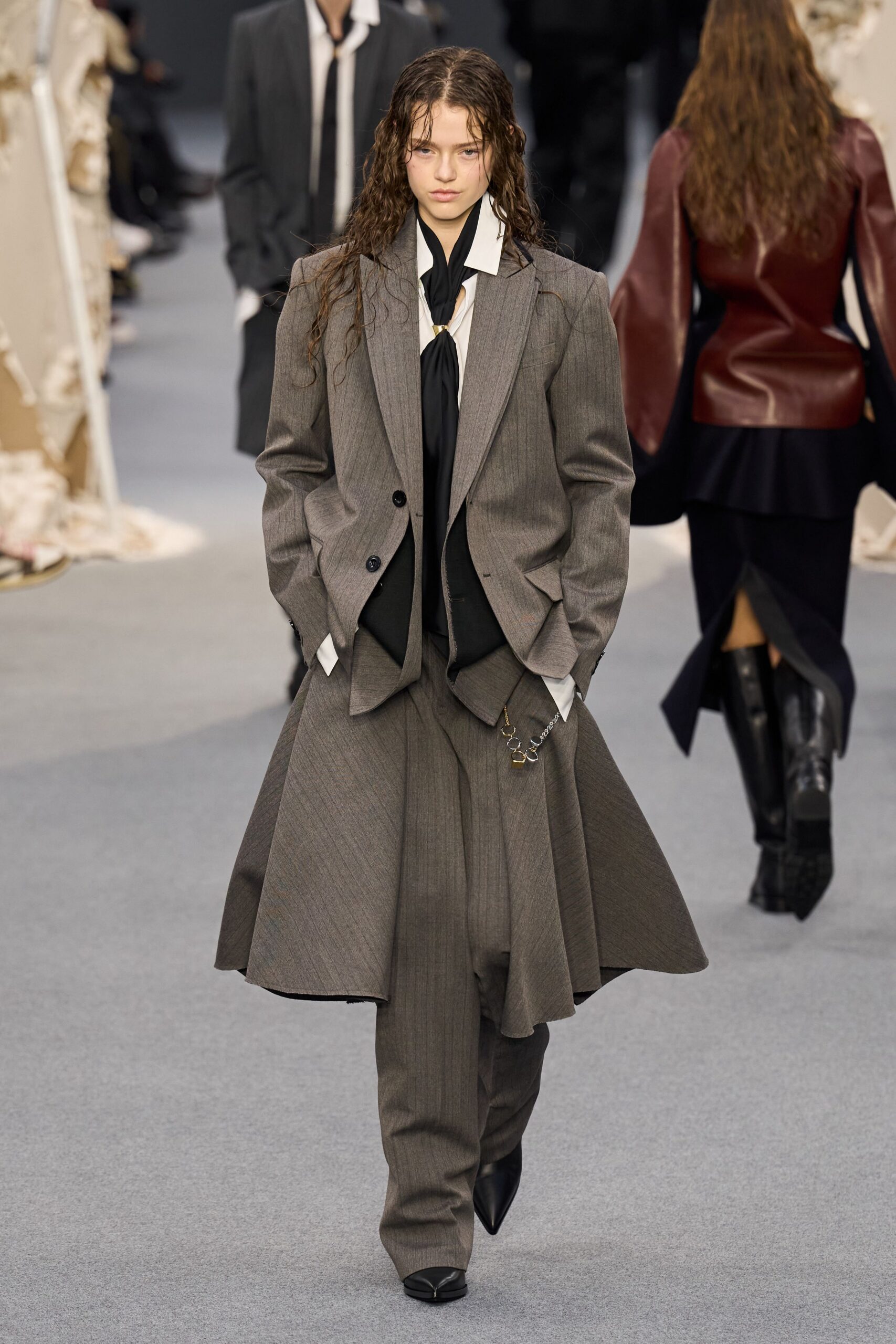 gray wool long-sleeve collared structured buttoned blazer