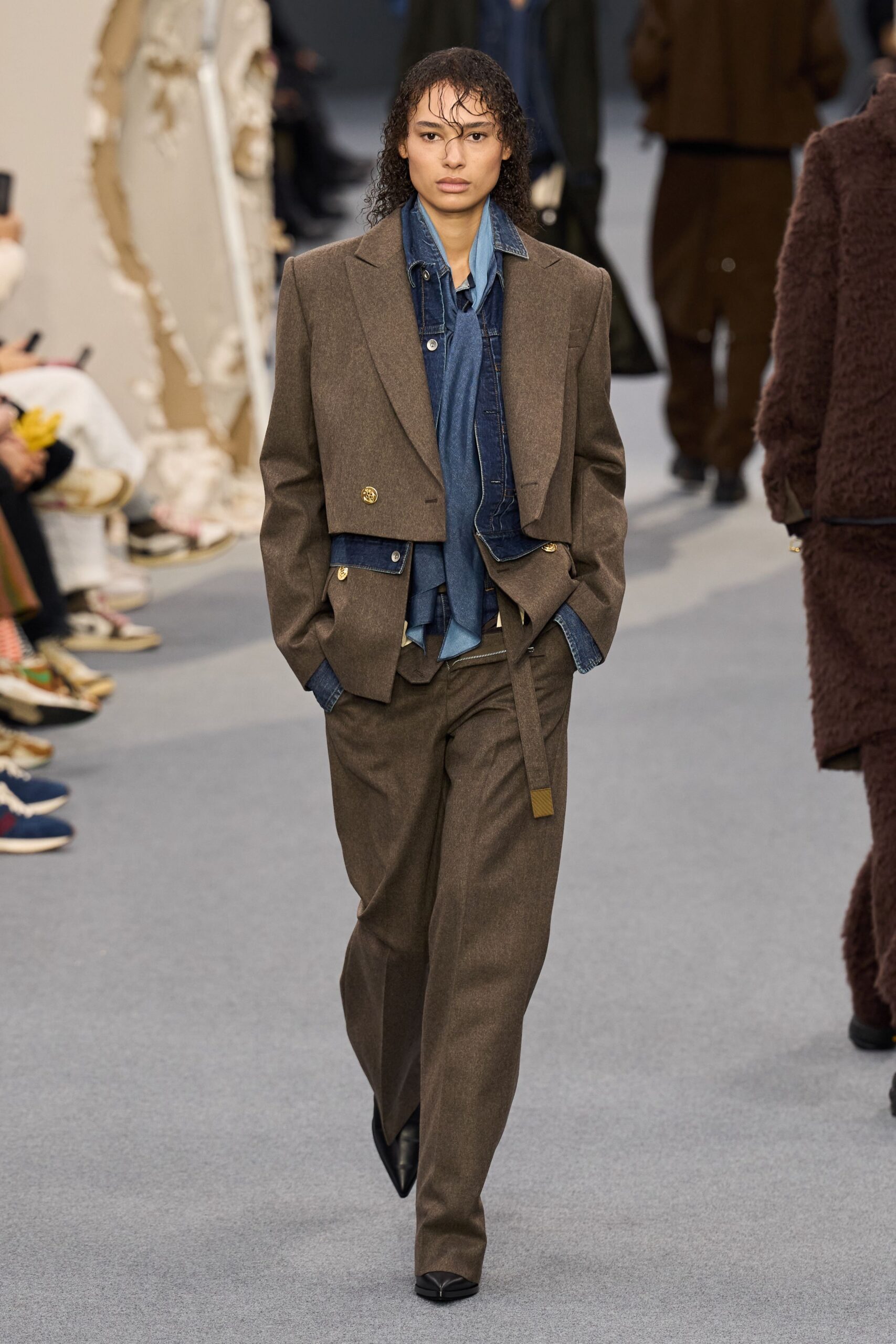 brown wool long-sleeve collared tailored buttoned blazer