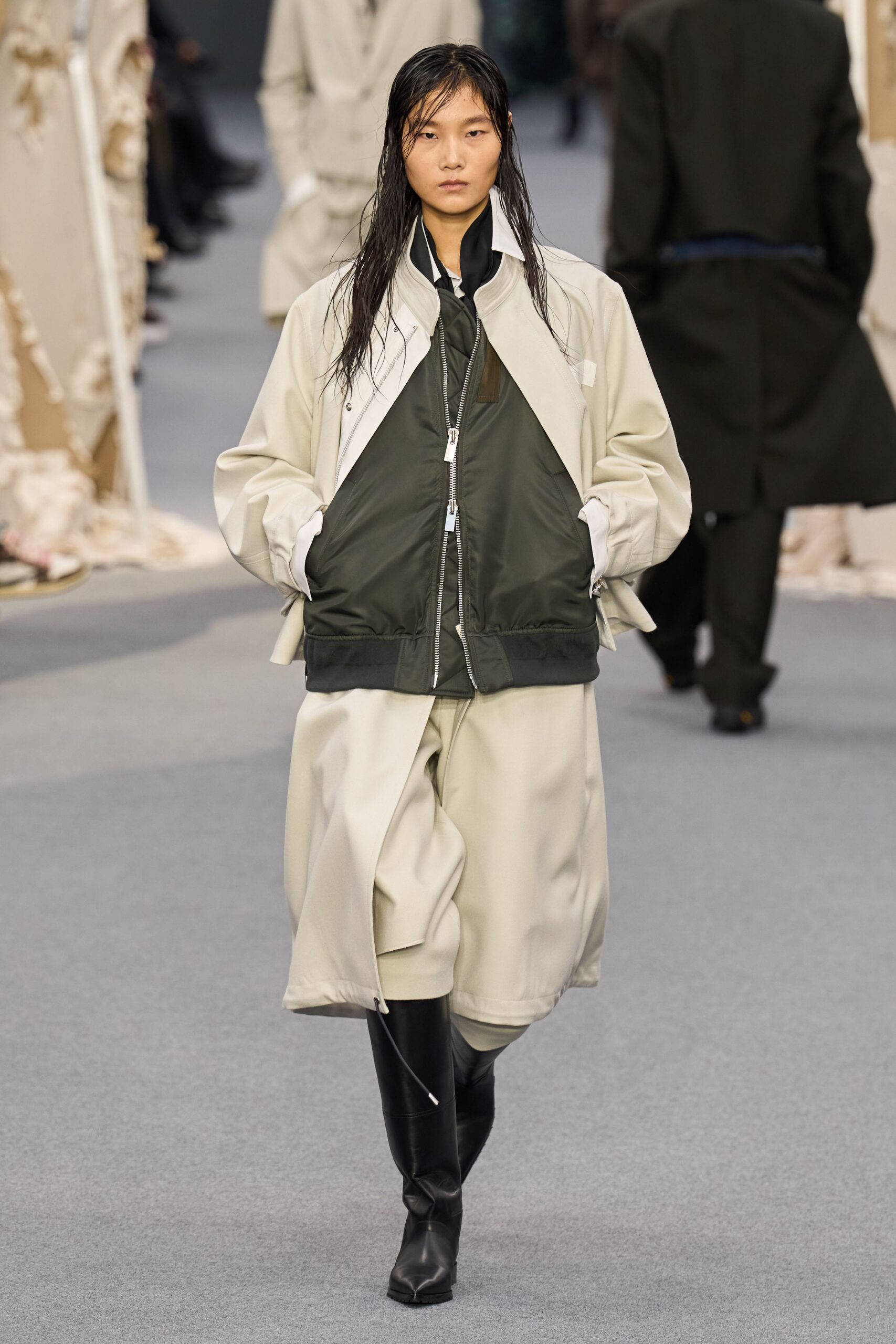 beige cotton long-sleeve collared relaxed zippered jacket