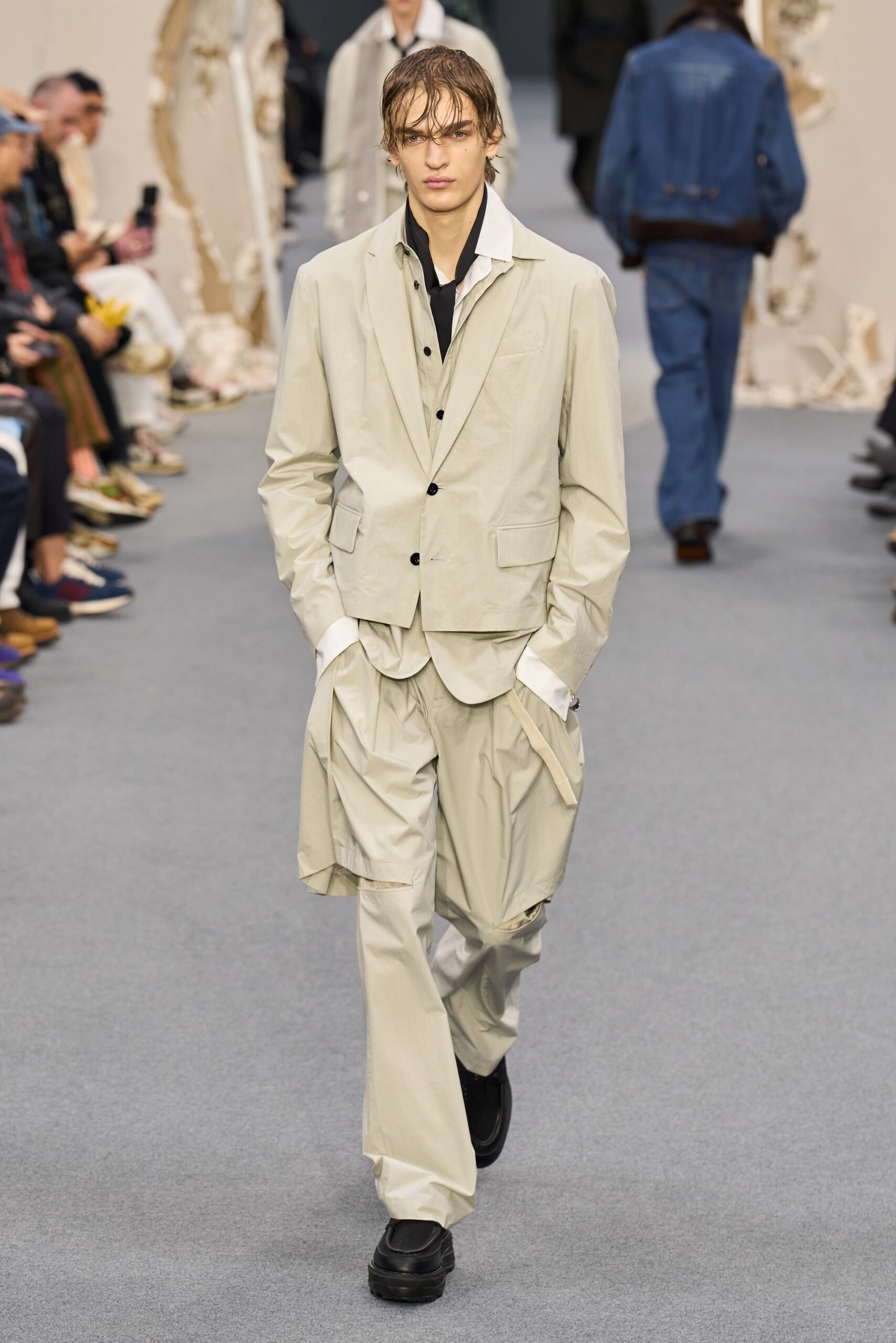 beige cotton long-sleeve collared relaxed buttoned suit