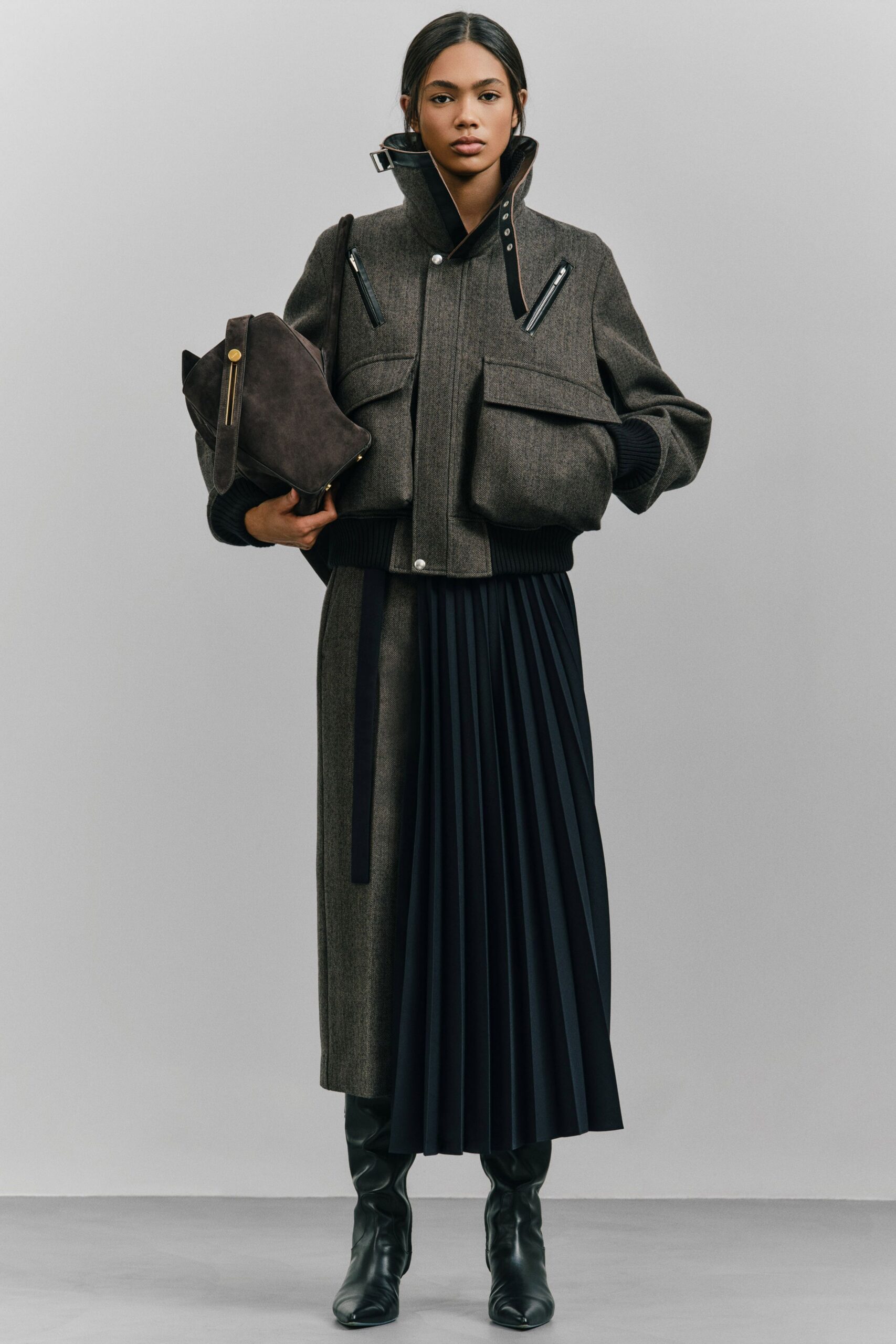 gray wool long-sleeve collared fitted buttoned pockets jacket