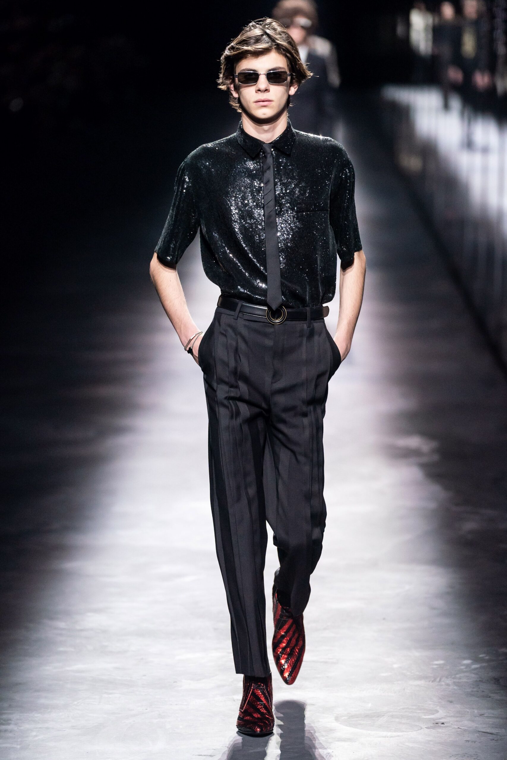 black silk short-sleeve collared fitted sequined shiny shirt