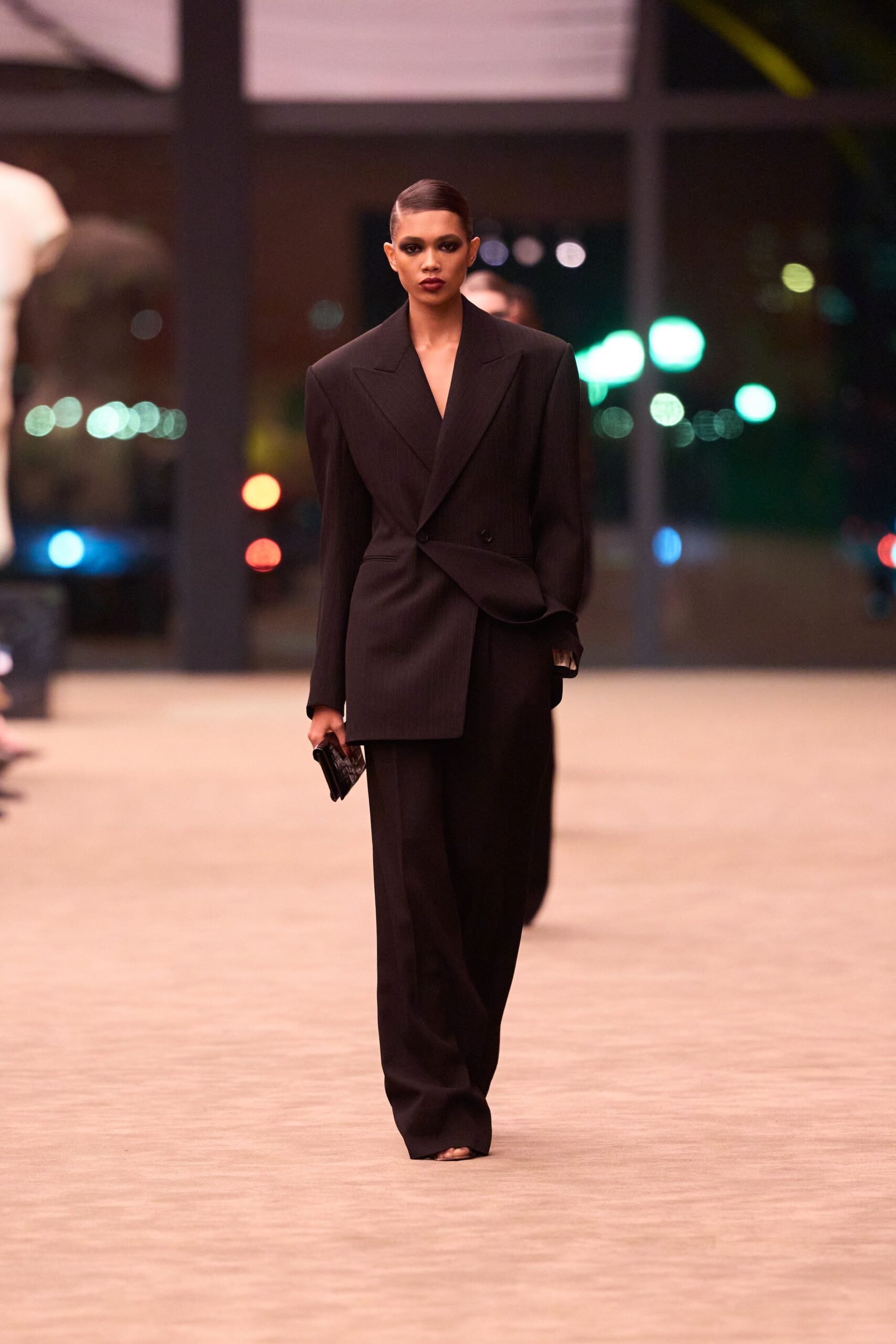 black wool long-sleeve collared tailored pleated suit