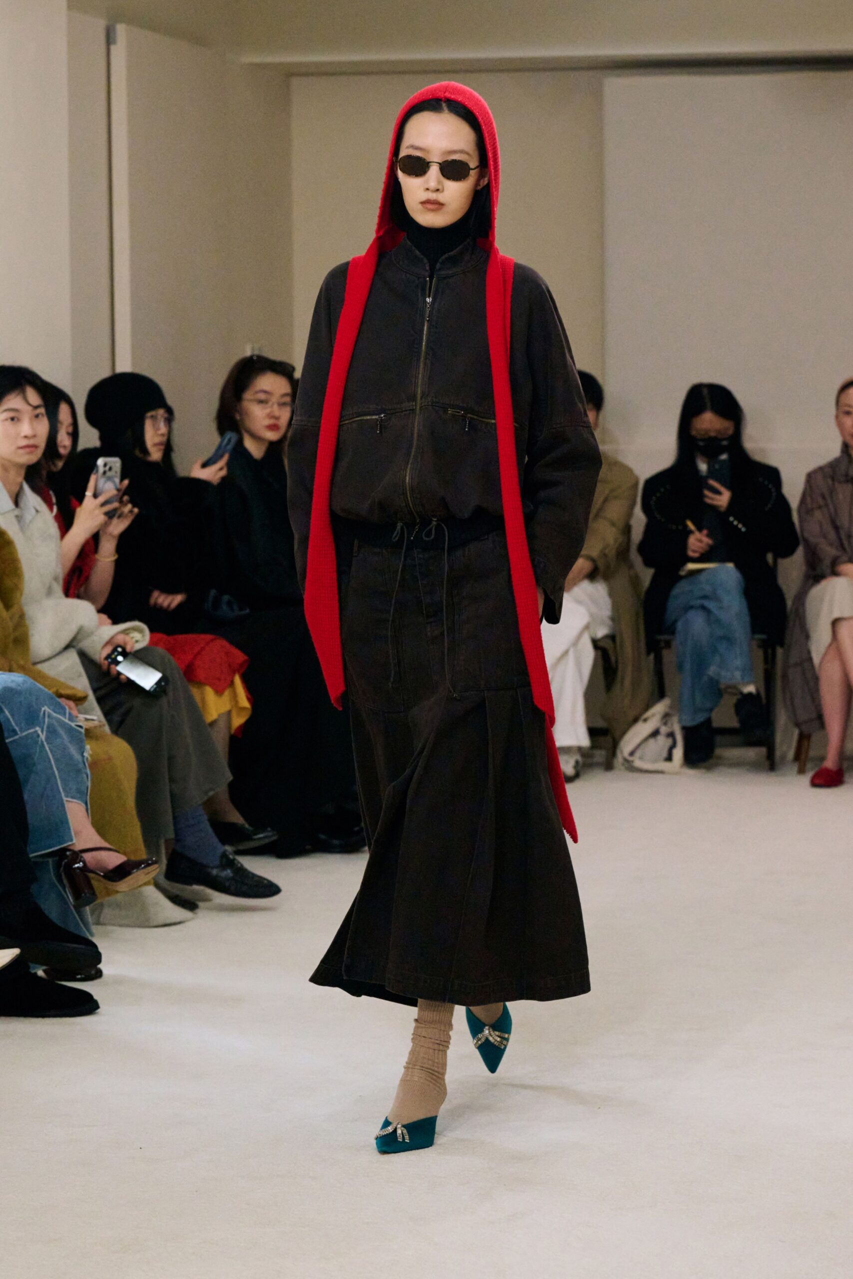 black denim long-sleeve hooded relaxed zippered jacket
