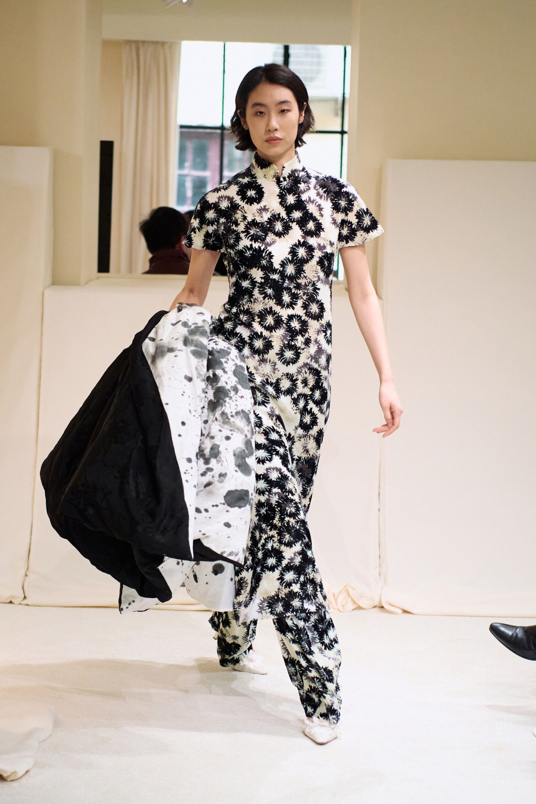 black cotton short-sleeve collared fitted floral midi dress