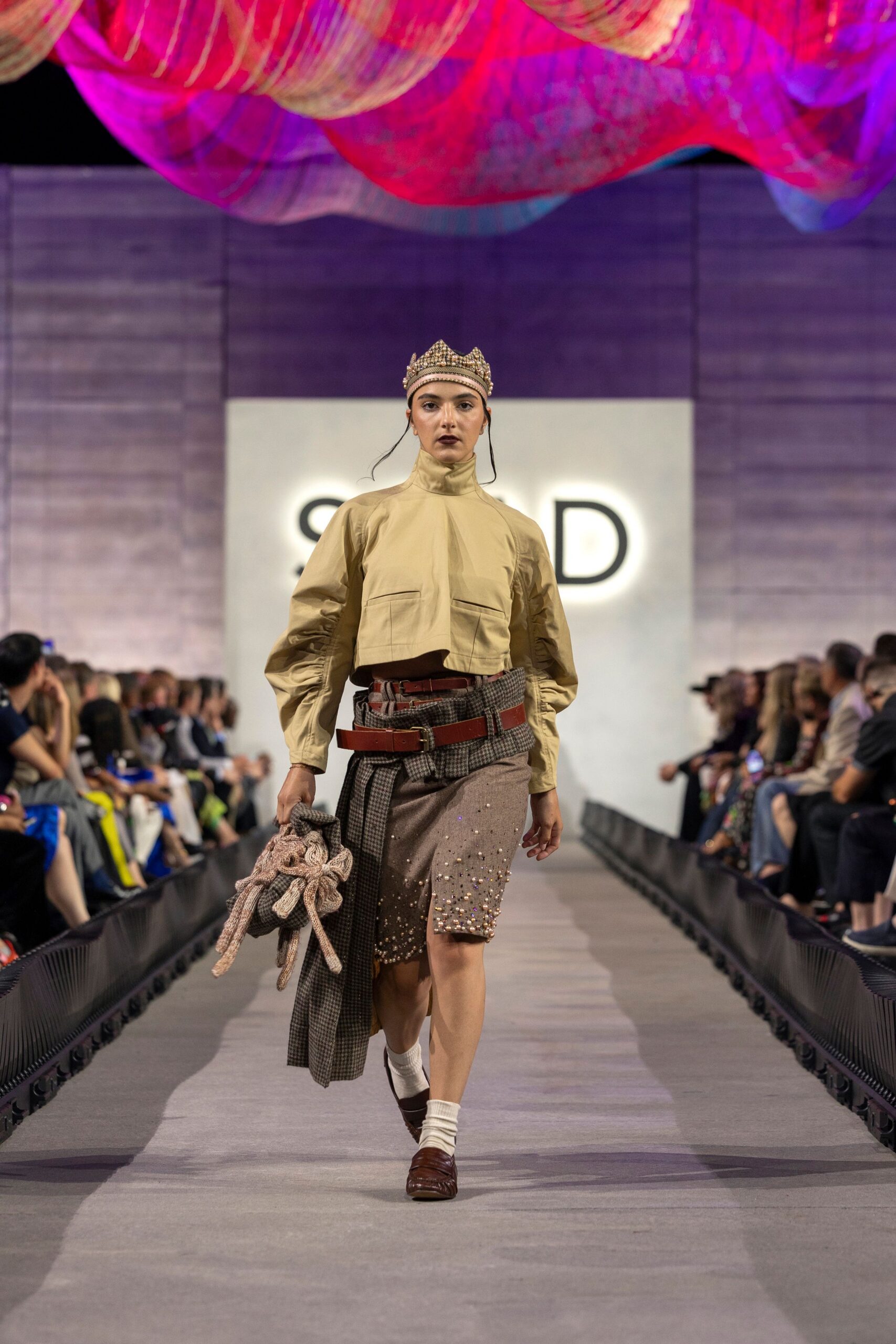 gray wool fitted high-waisted pleated skirt