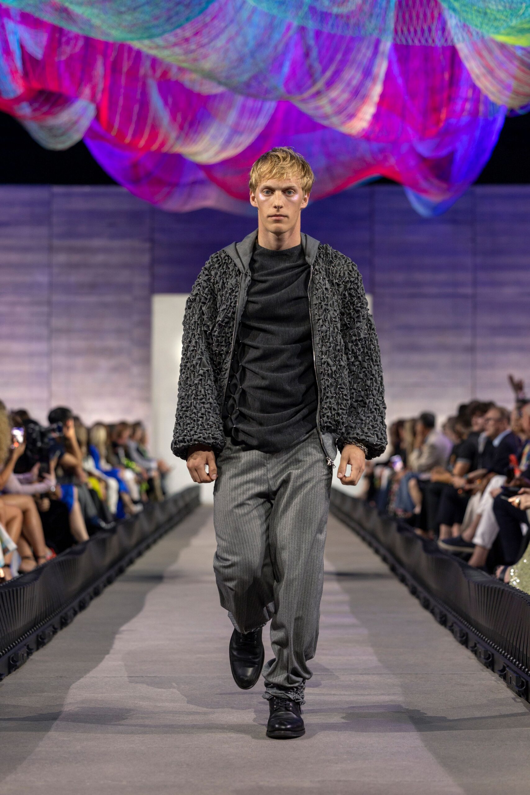 gray faux-fur long-sleeve relaxed zippered jacket