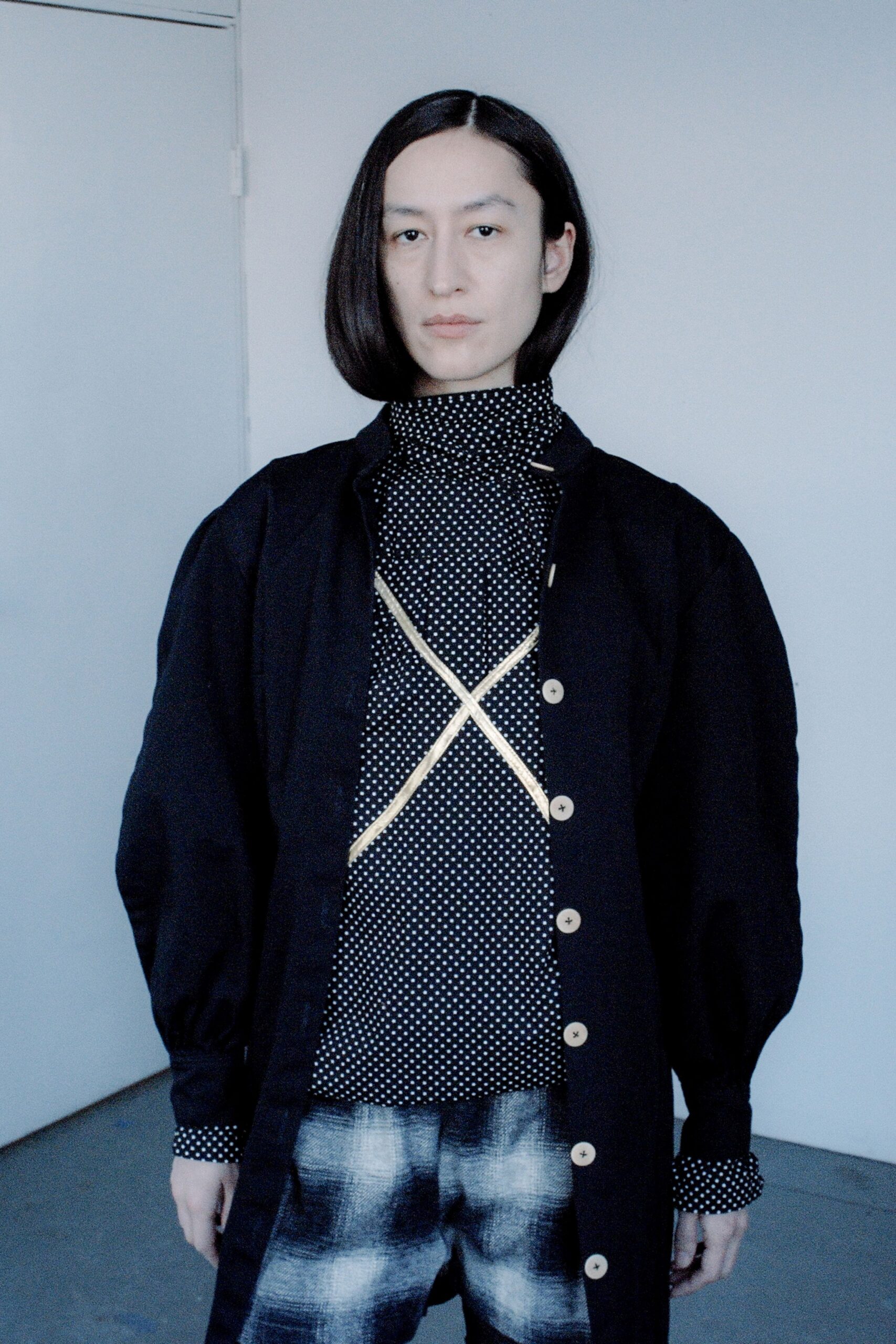 black cotton turtleneck fitted printed top
