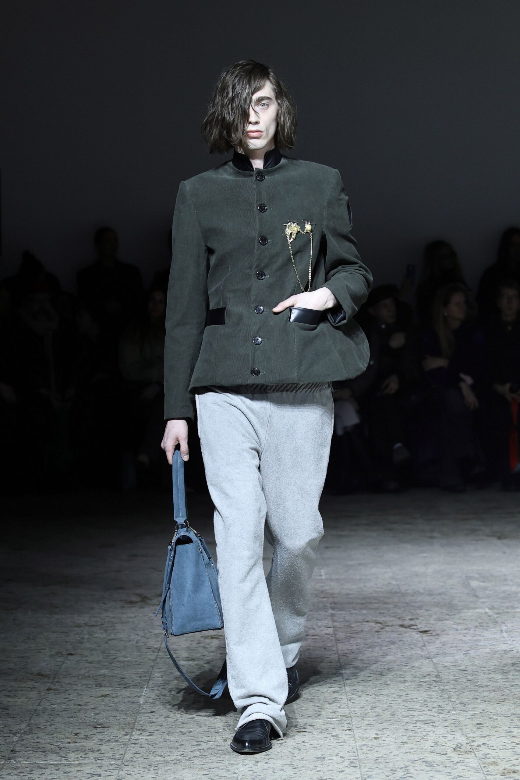 green cotton long-sleeve collared relaxed buttoned jacket