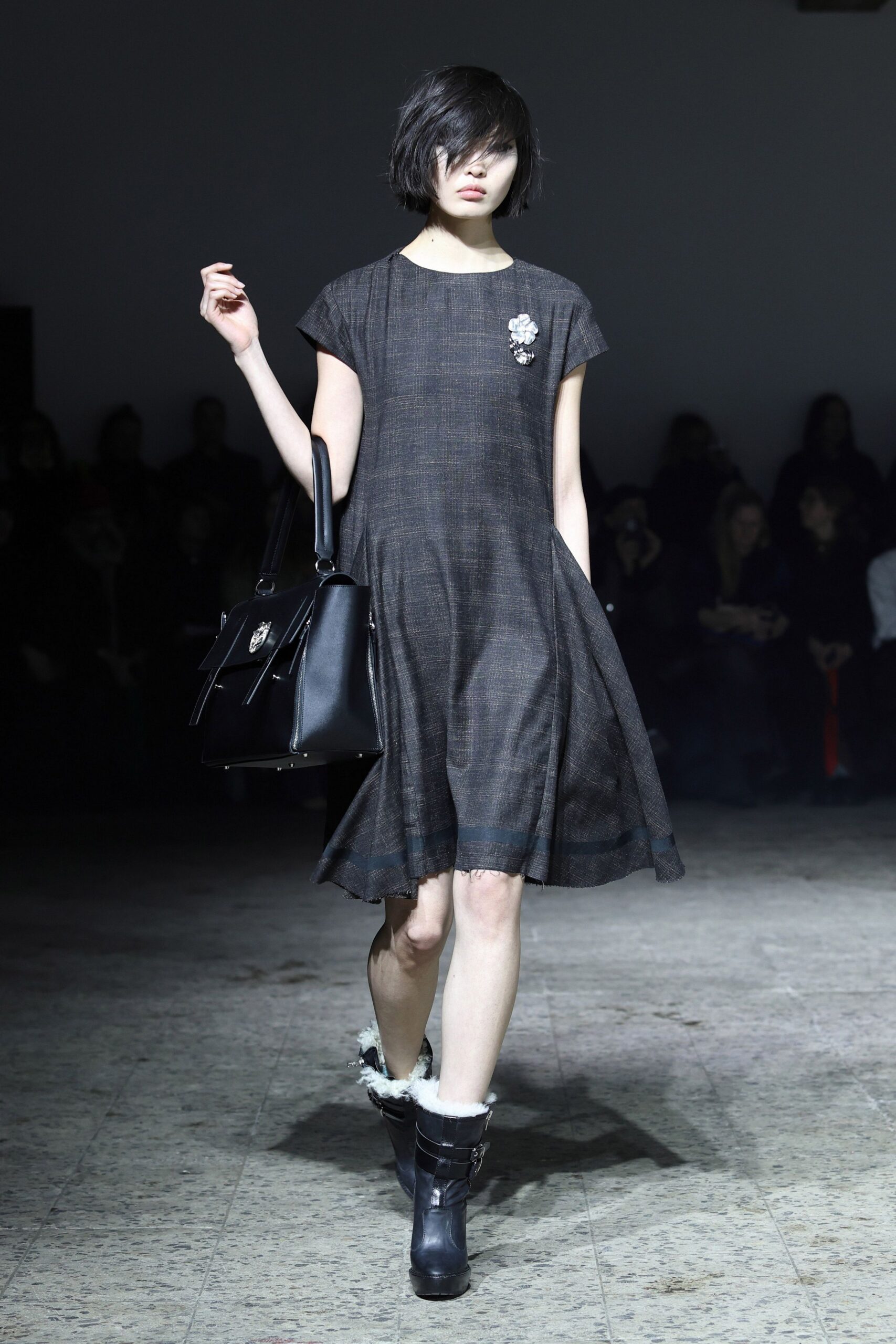 black cotton short-sleeve scoop-neck relaxed pleated mini dress