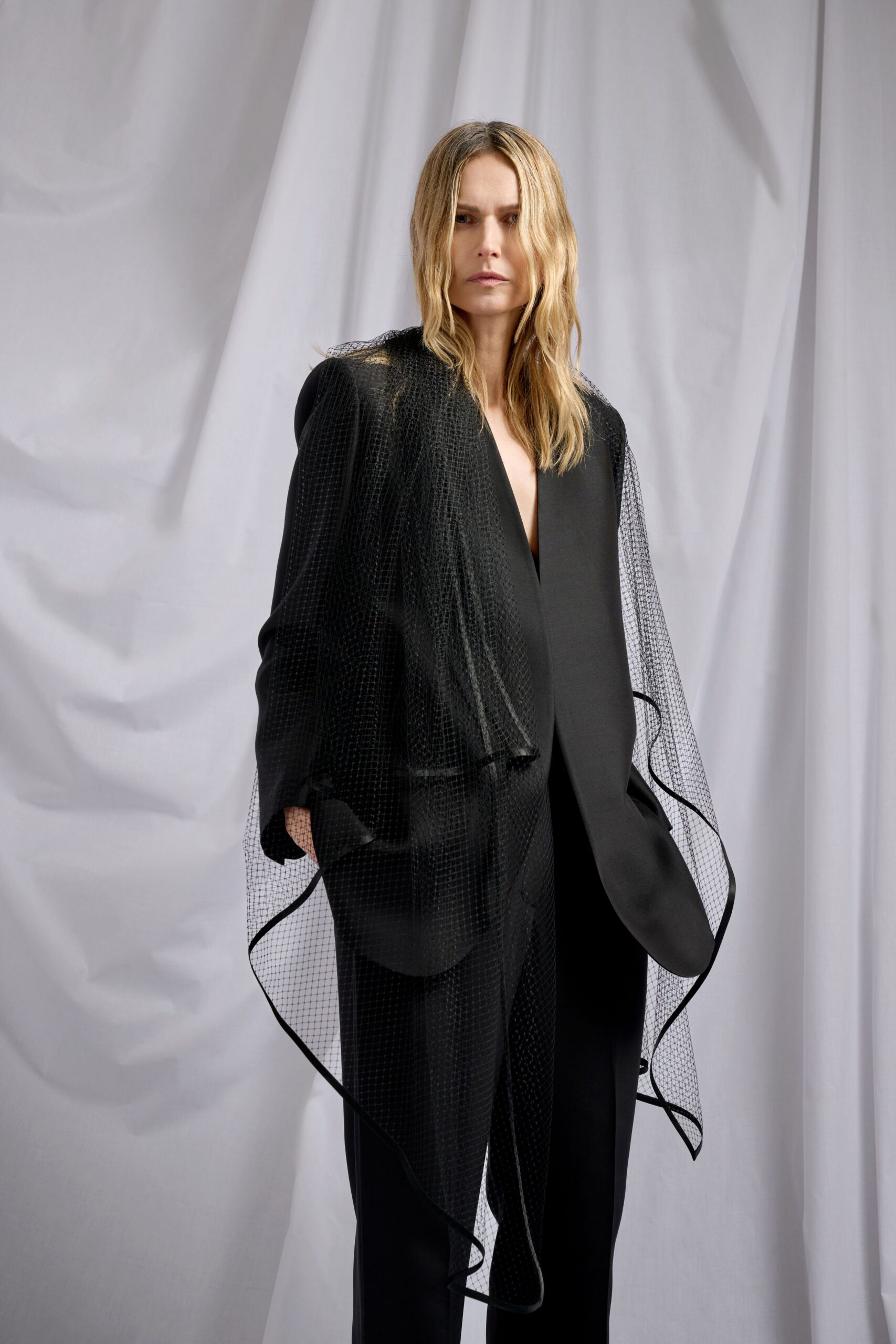 black silk long-sleeve v-neck structured layered blazer