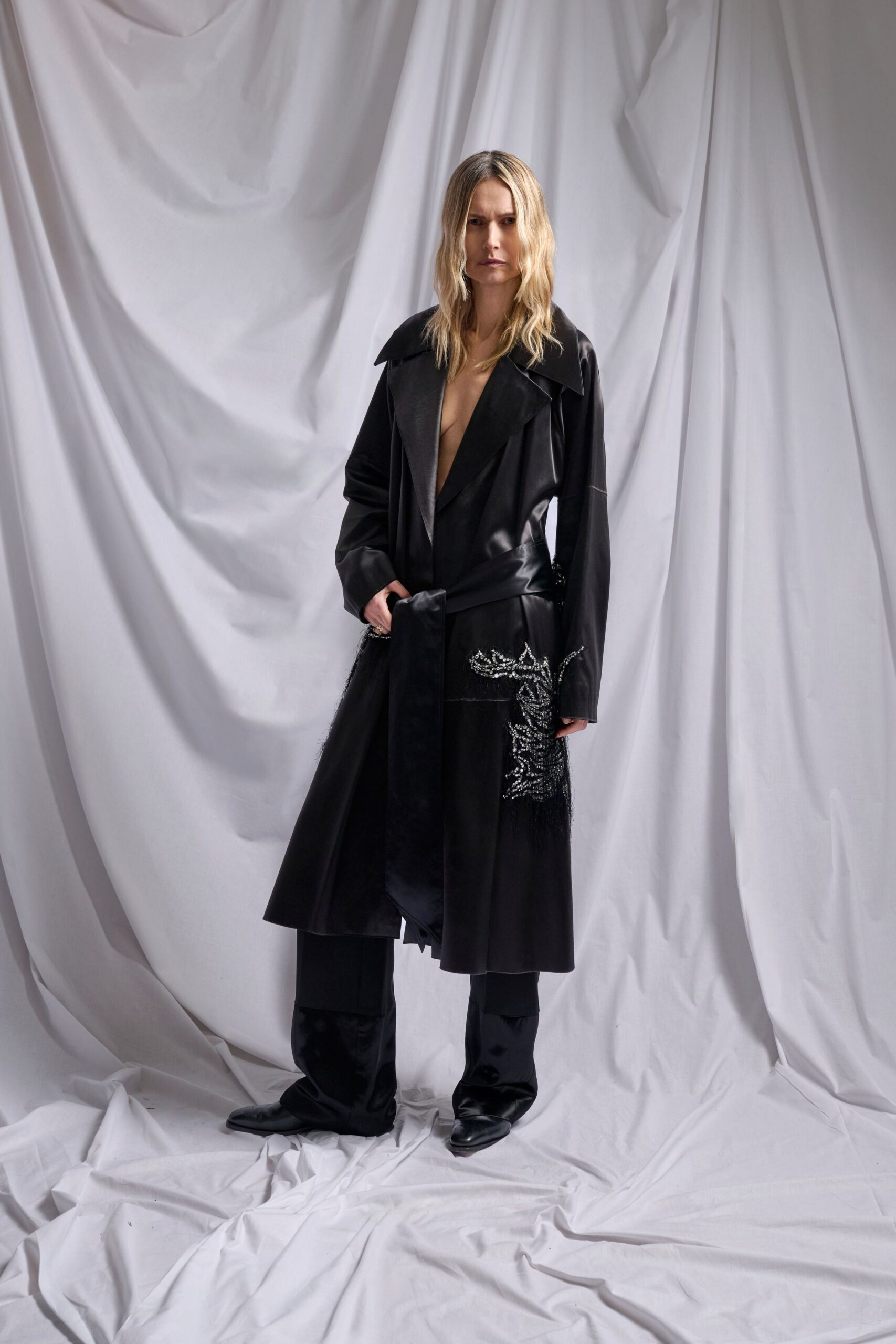 black leather long-sleeve v-neck fitted embroidered coat