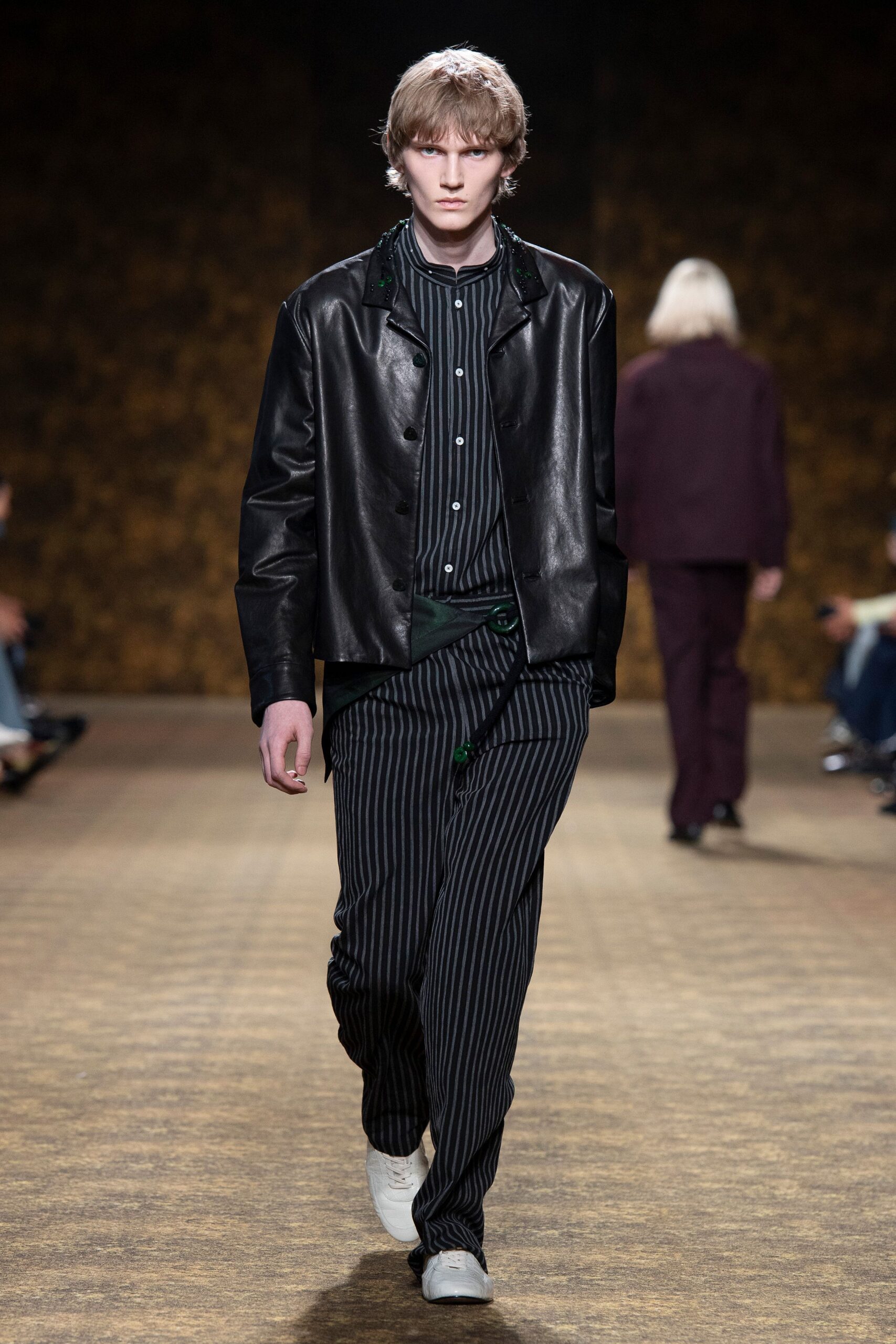 black leather long-sleeve collared fitted jacket
